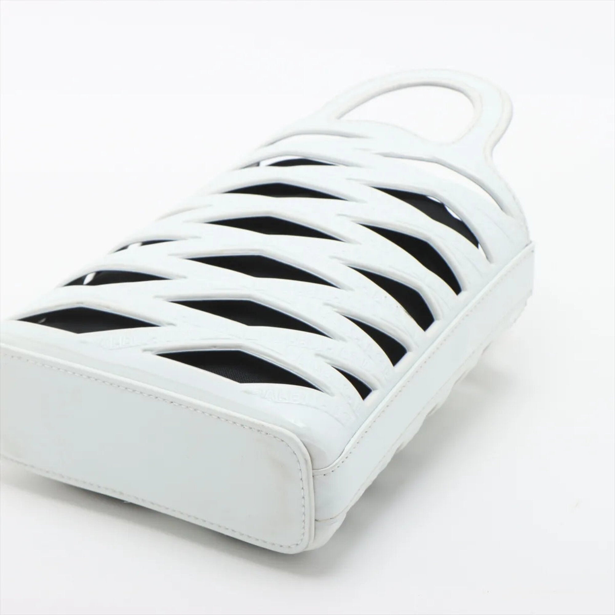 Balenciaga White Leather Basket Handbag Shoulder Bag (Pre-Owned)