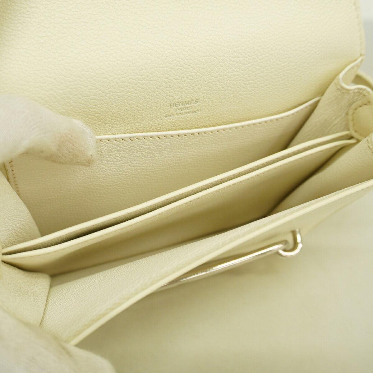 Hermes White Shoulder Bag (Pre-Owned)