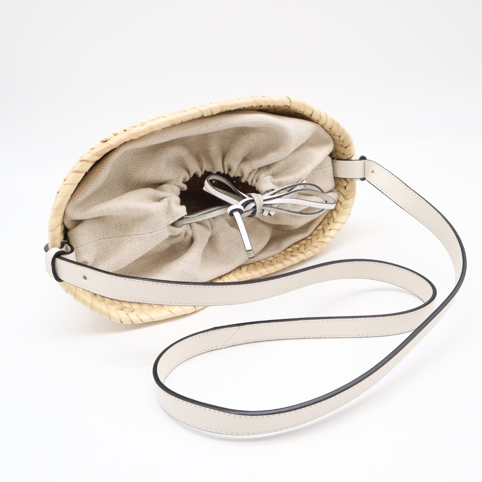 Loewe Beige White Leather Handbag (Pre-Owned)