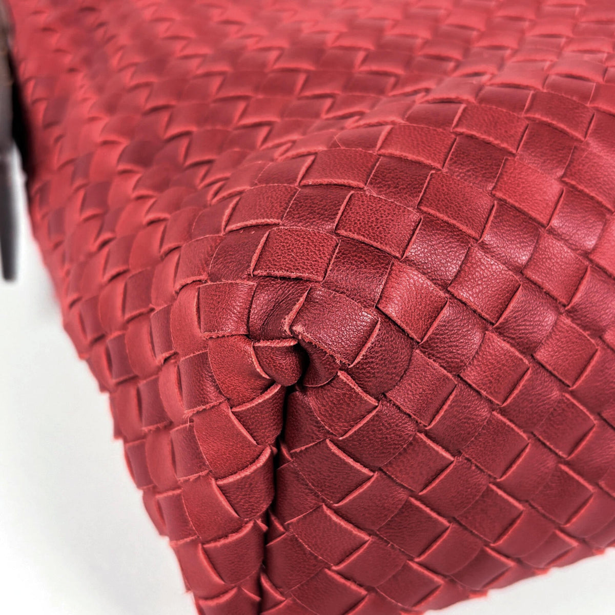 Bottega Veneta Intrecciato Red Color Leather Shoulder Bag (Pre-Owned)