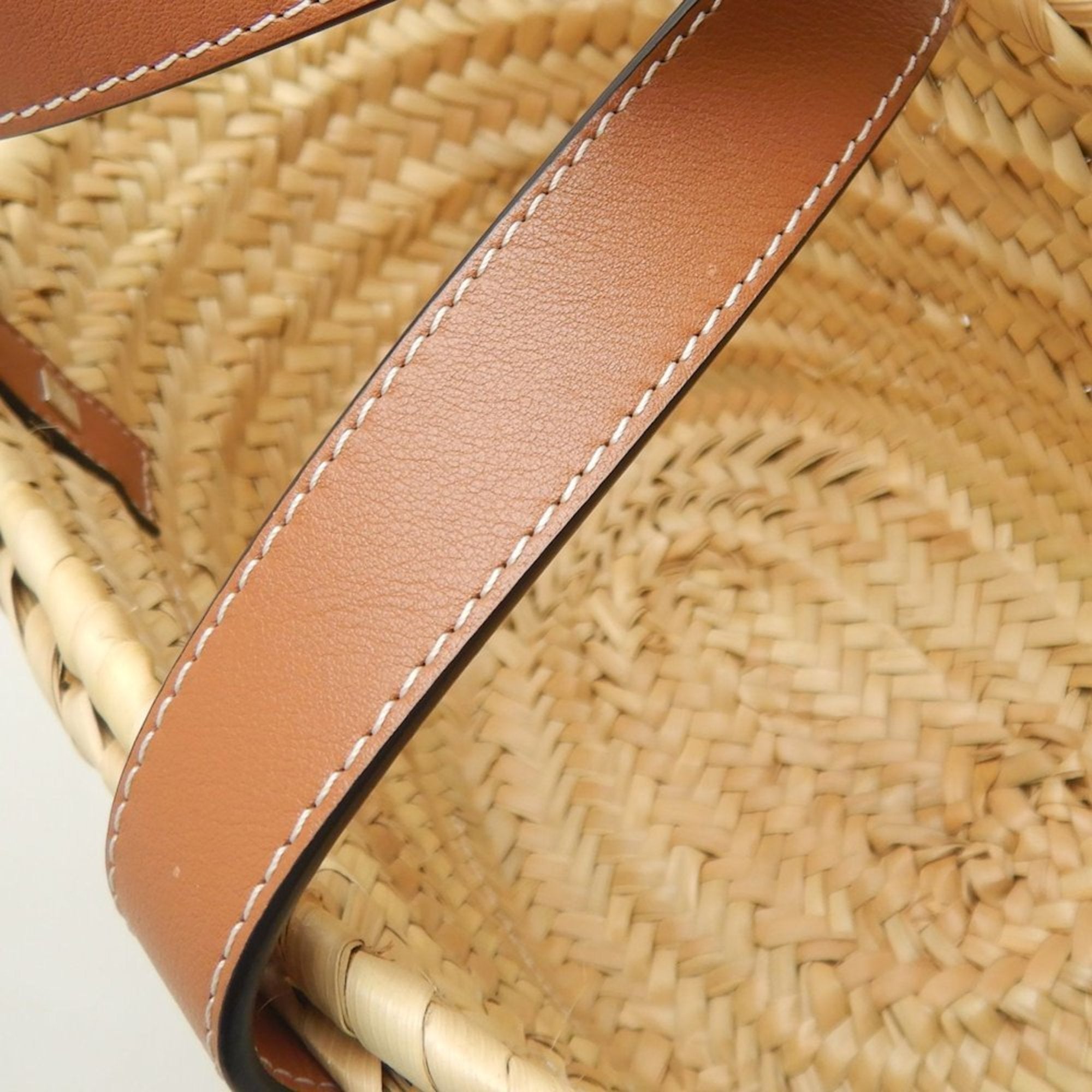 Loewe Camel Straw Leather Basket Handbag (Pre-Owned)
