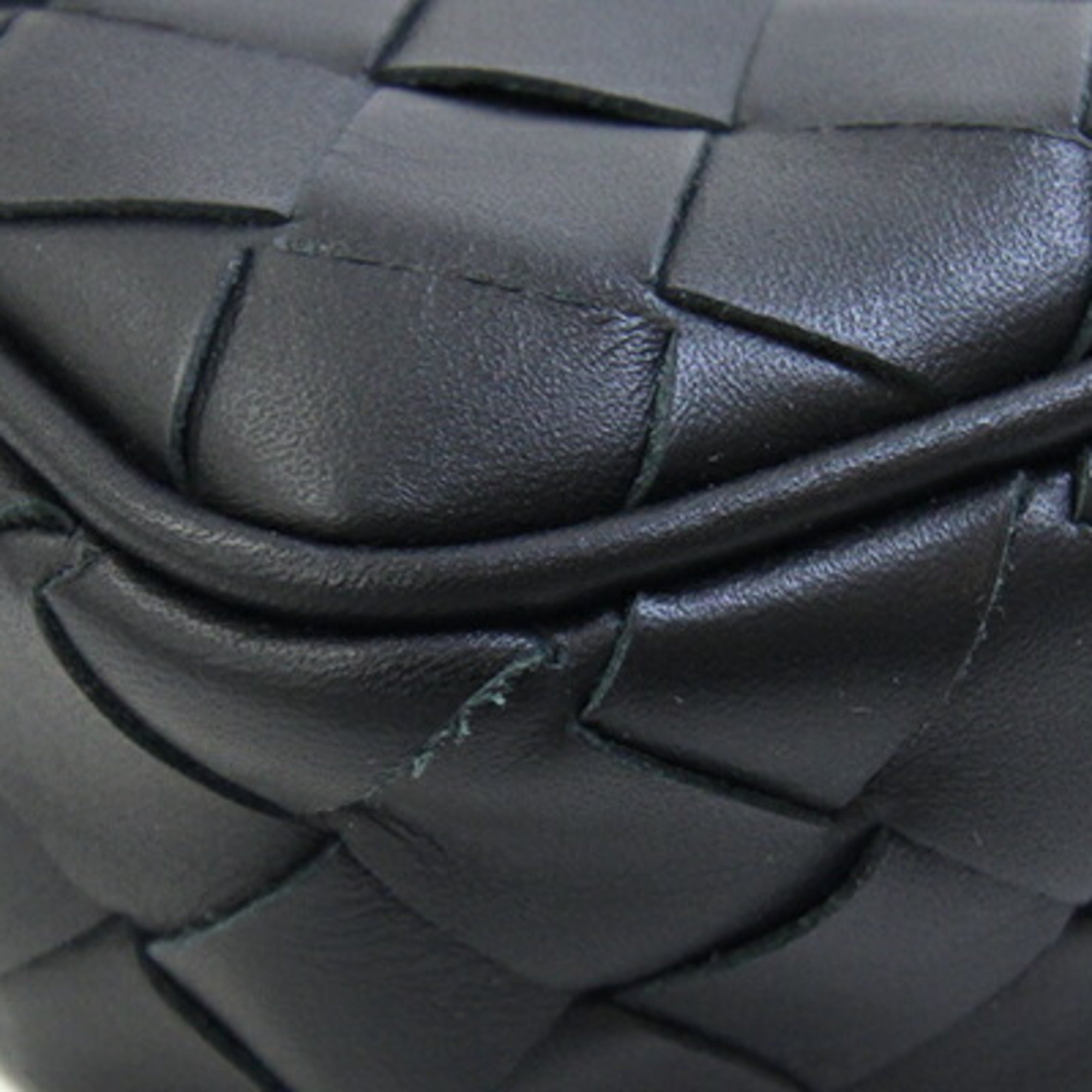 Bottega Veneta Intrecciato Black Leather Pochette Shoulder Bag (Pre-Owned)