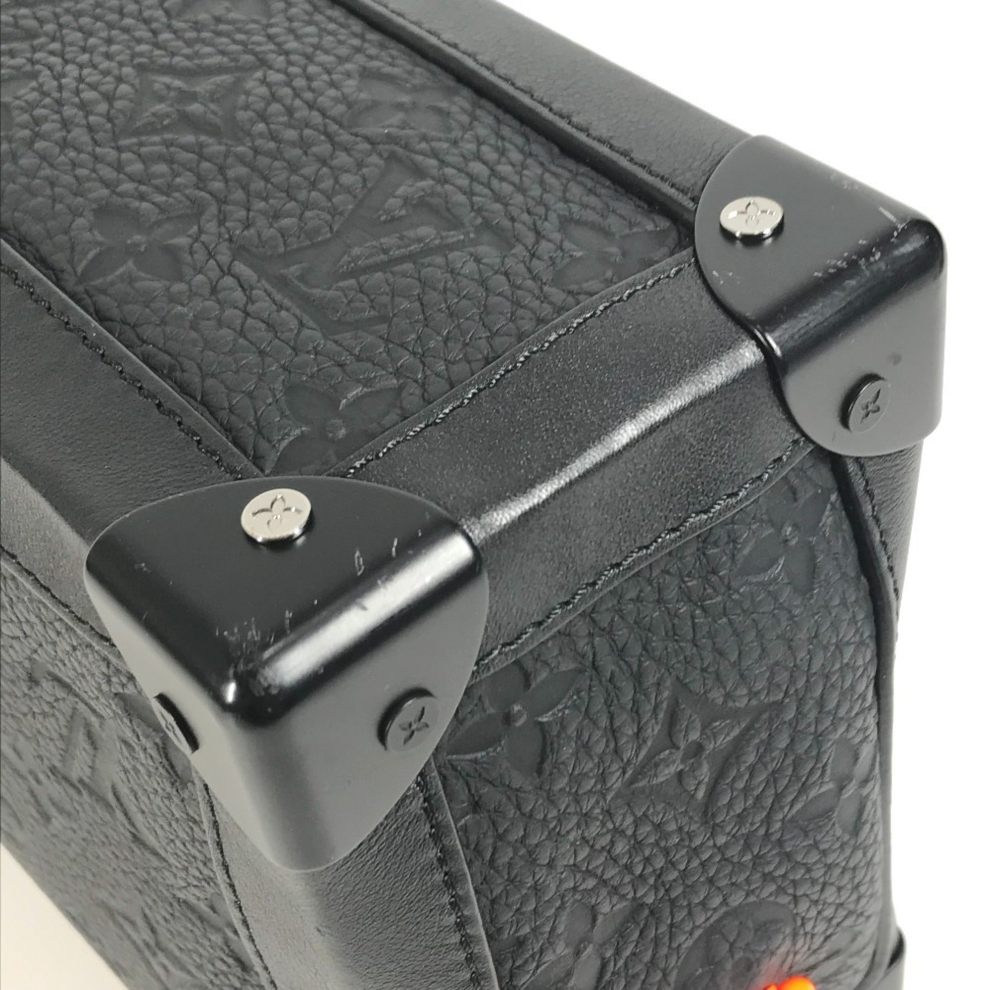 Louis Vuitton Black Noir Leather Clutch Bag Shoulder Bag (Pre-Owned)