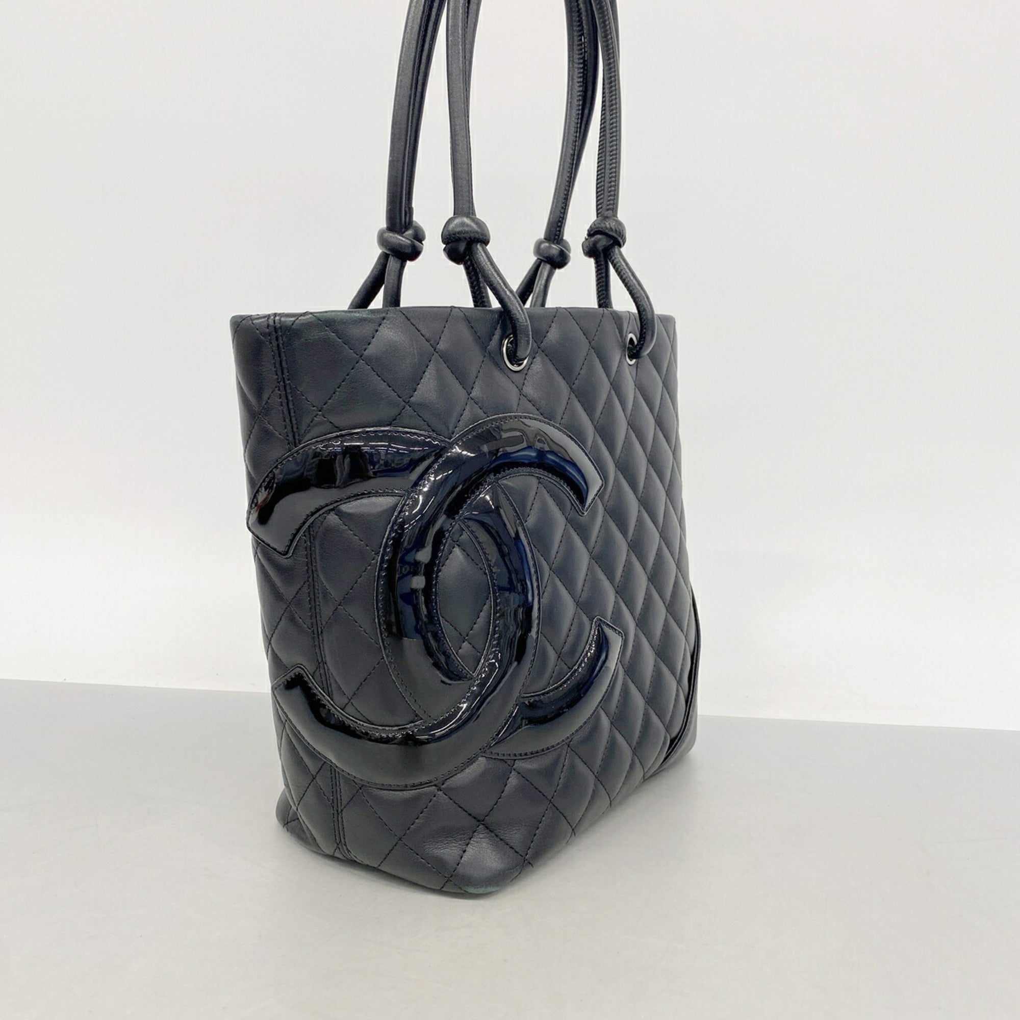 Chanel Black Leather Tote Bag (Pre-Owned)