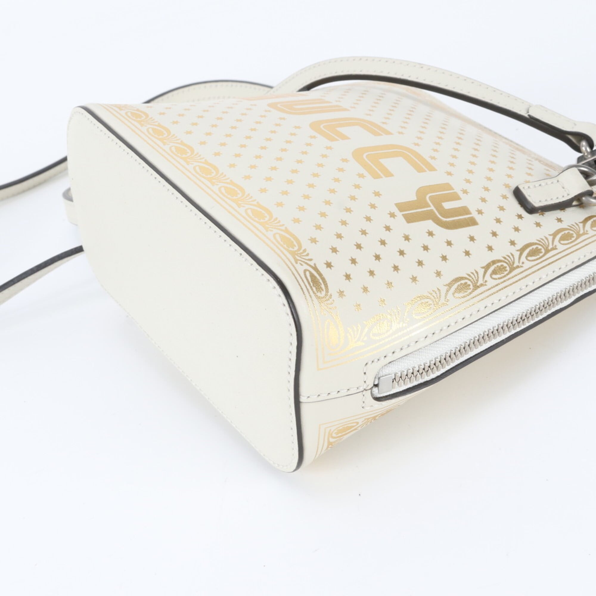 Gucci Ivory Leather Shoulder Bag (Pre-Owned)