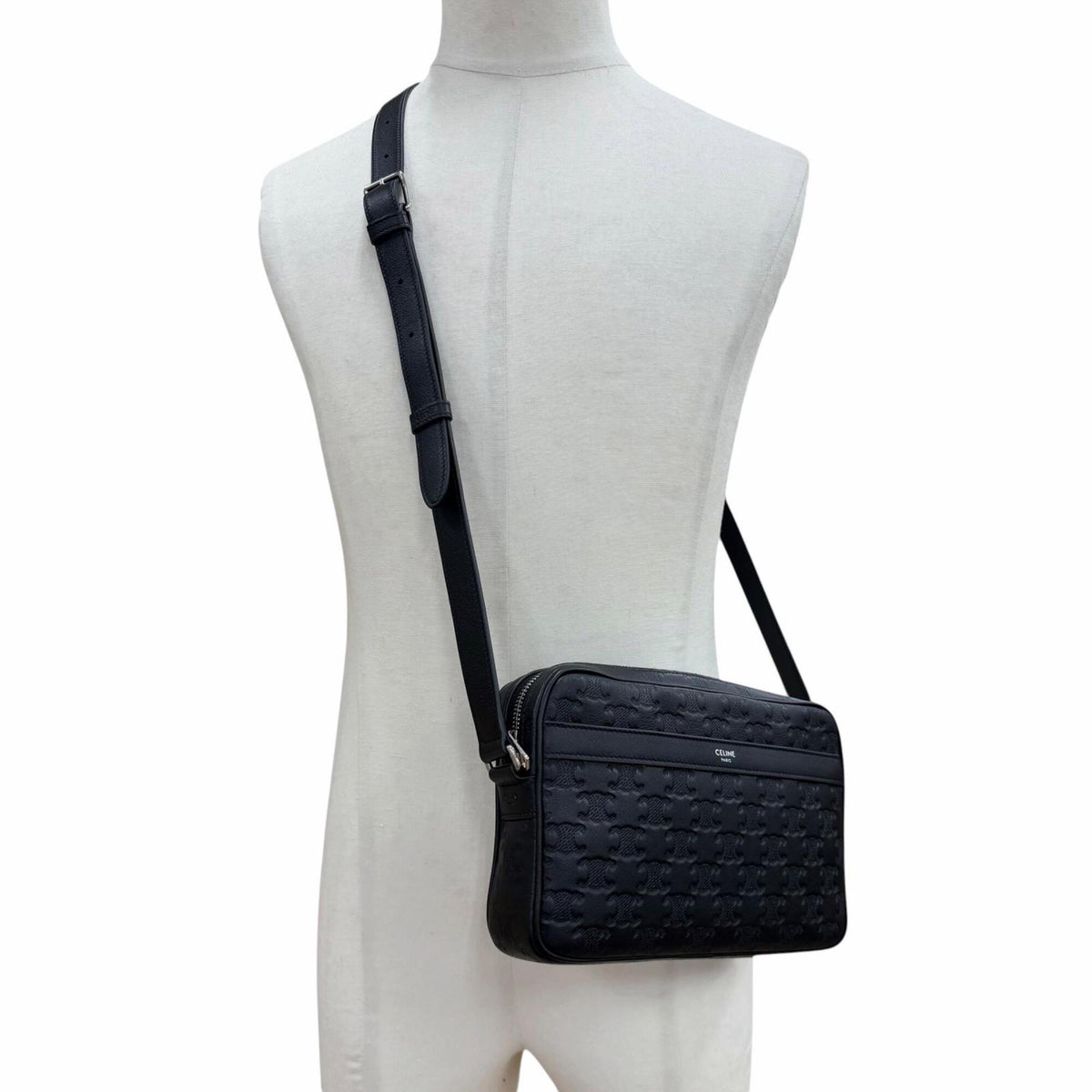 Celine Black Leather Shoulder Bag (Pre-Owned)