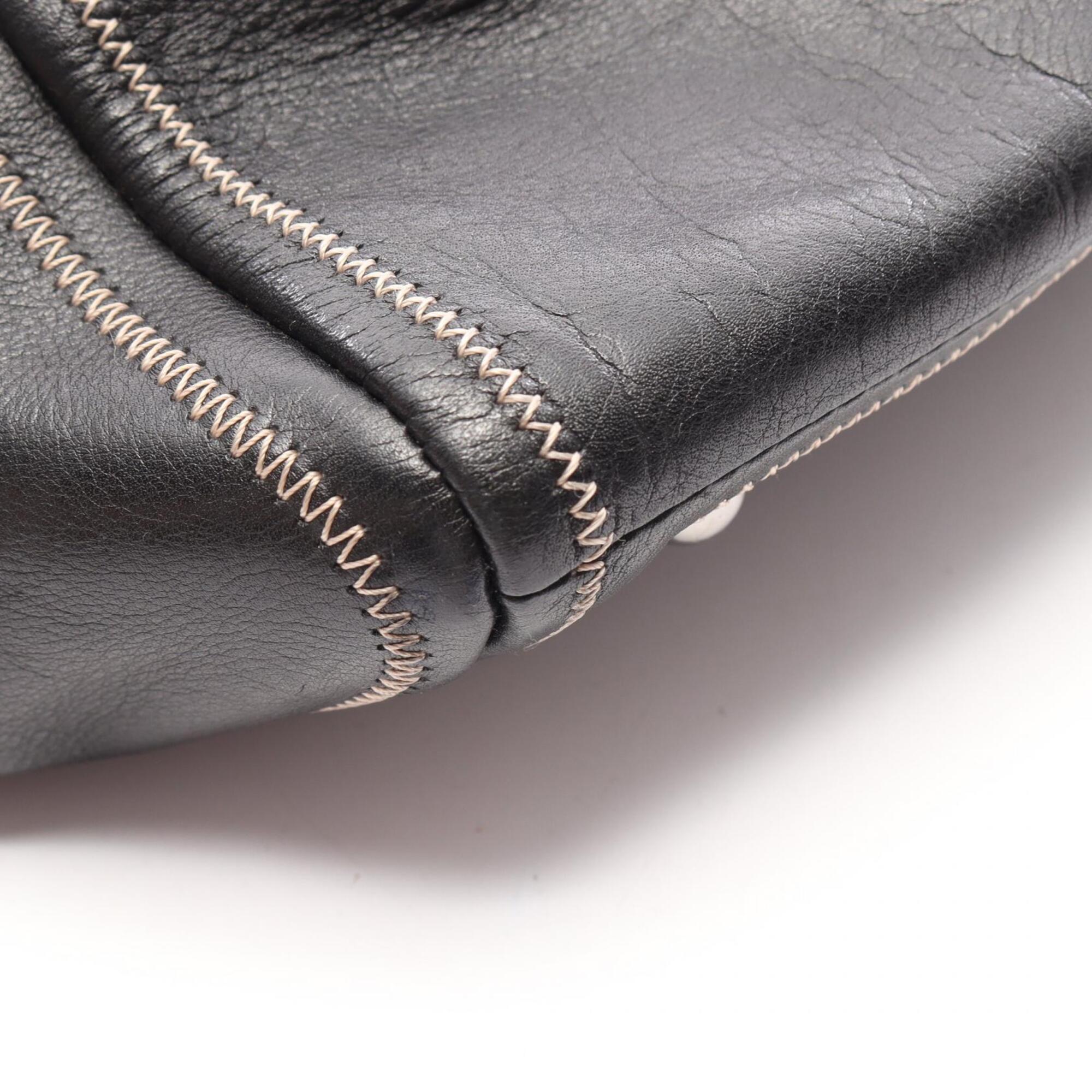 Chanel Black Leather Handbag (Pre-Owned)