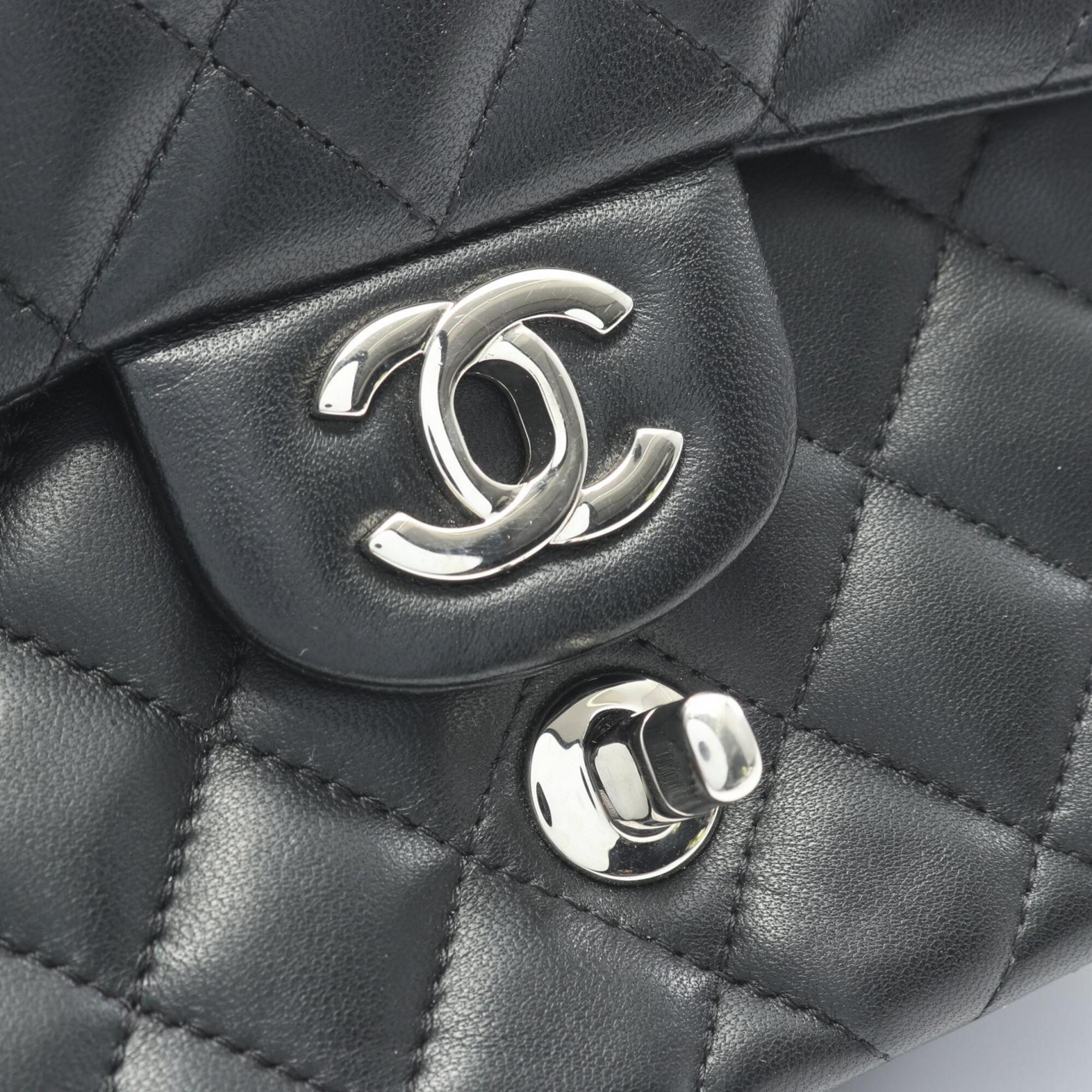 Chanel Black Leather Handbag Shoulder Bag (Pre-Owned)