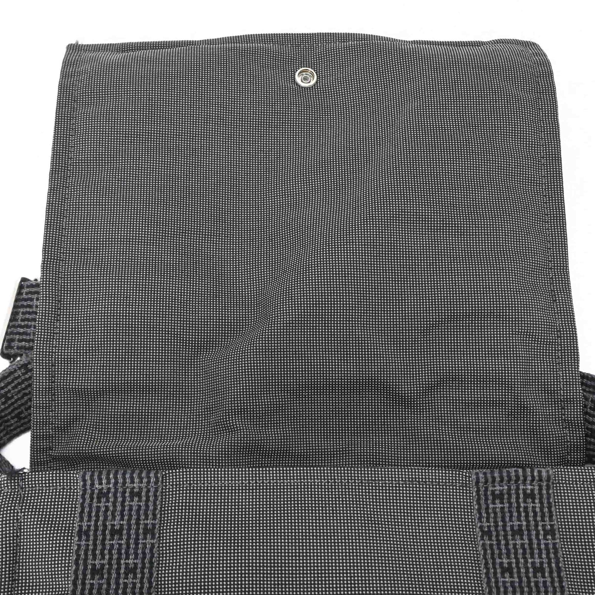 Hermes Her Line Gray Nylon Canvas Shoulder Bag (Pre-Owned)