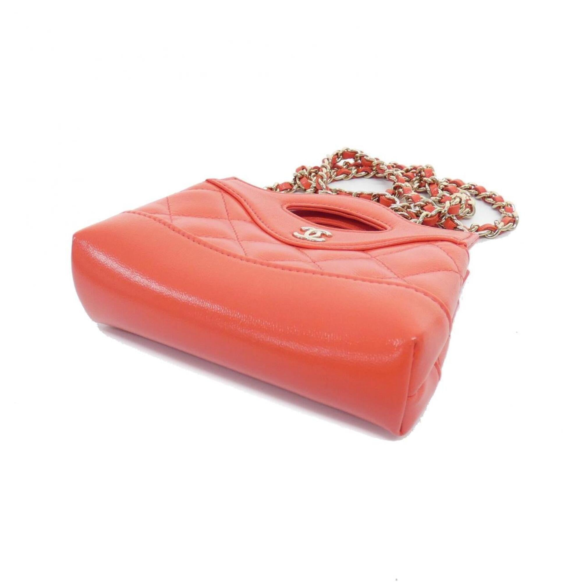 Chanel Red Color Leather Handbag Shoulder Bag (Pre-Owned)