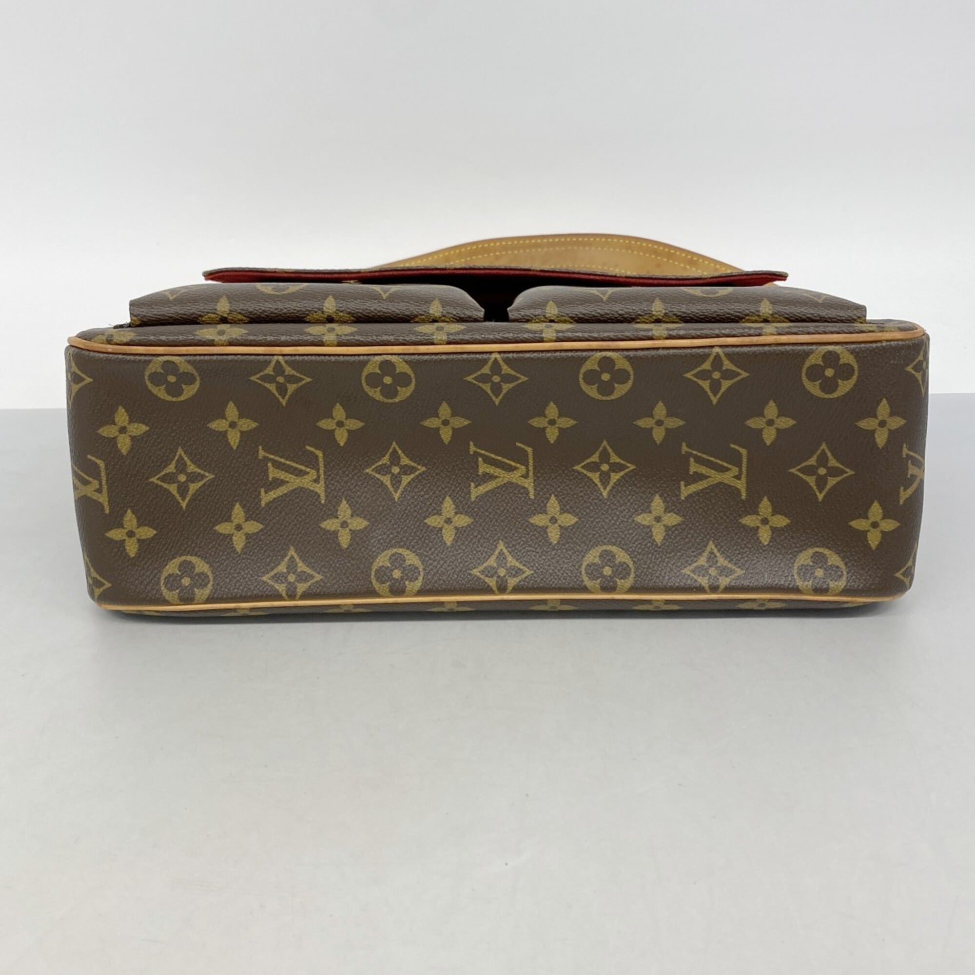 Louis Vuitton Brown Shoulder Bag (Pre-Owned)