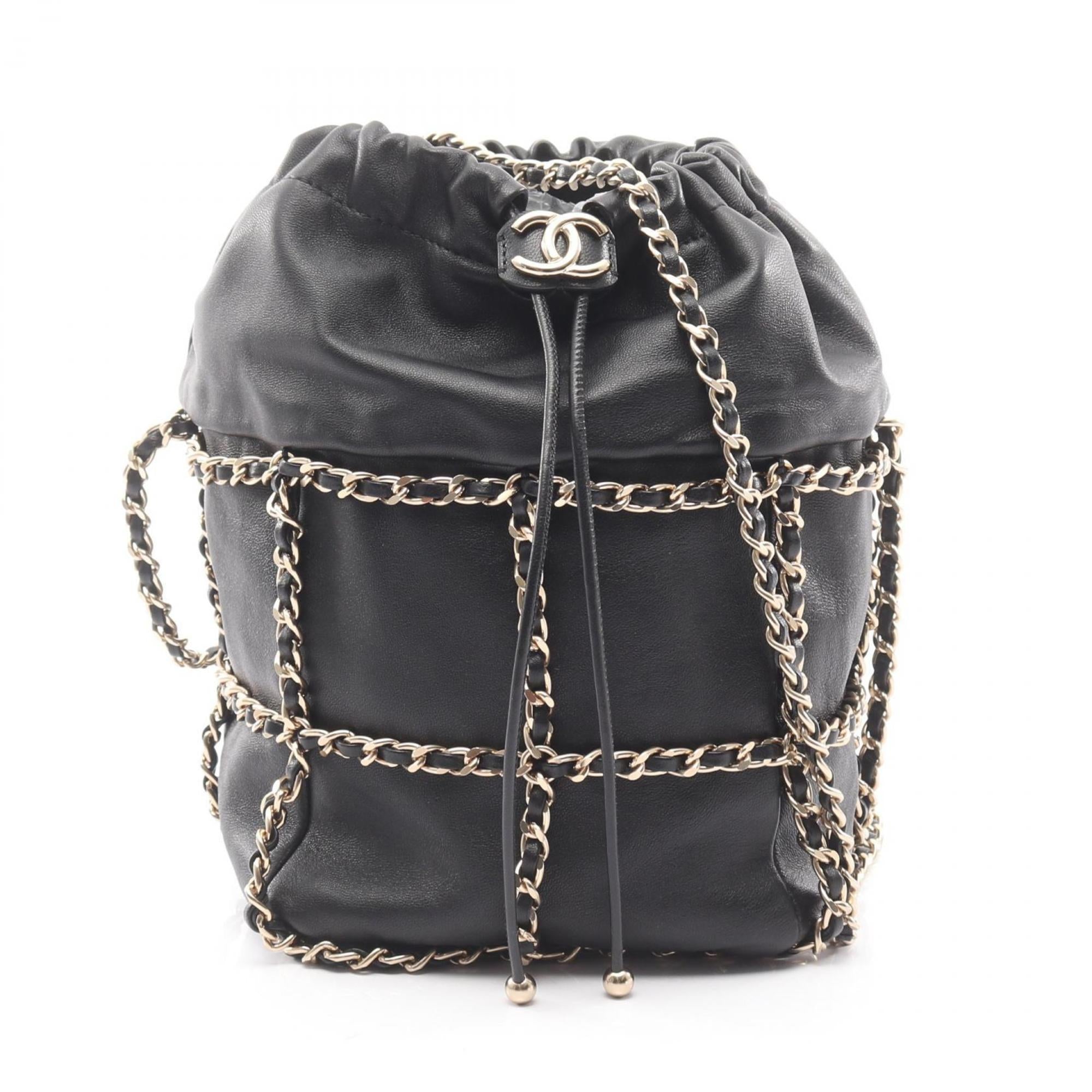 Chanel Black Leather Shoulder Bag (Pre-Owned)