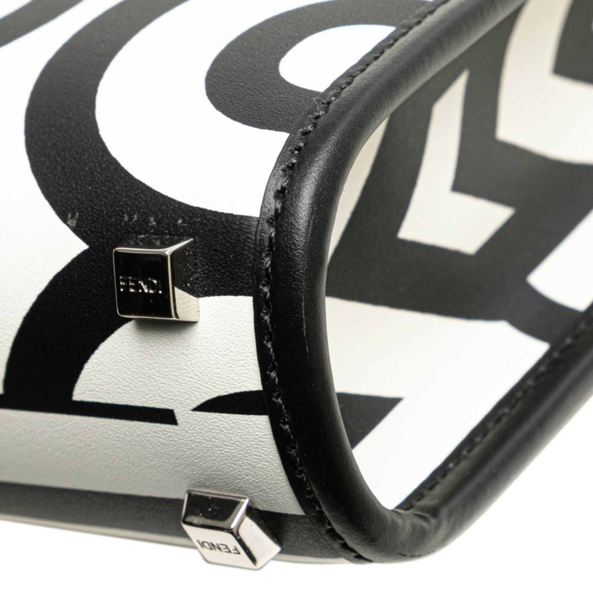 Fendi Black White Leather Handbag Shoulder Bag (Pre-Owned)