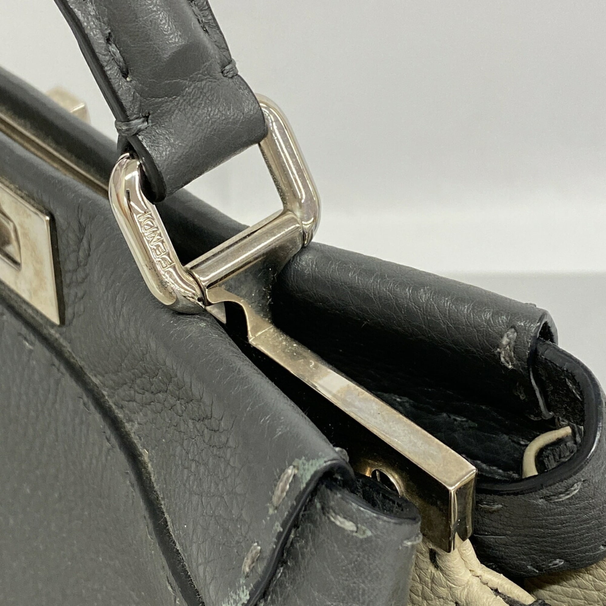 Fendi Gray Leather Handbag (Pre-Owned)