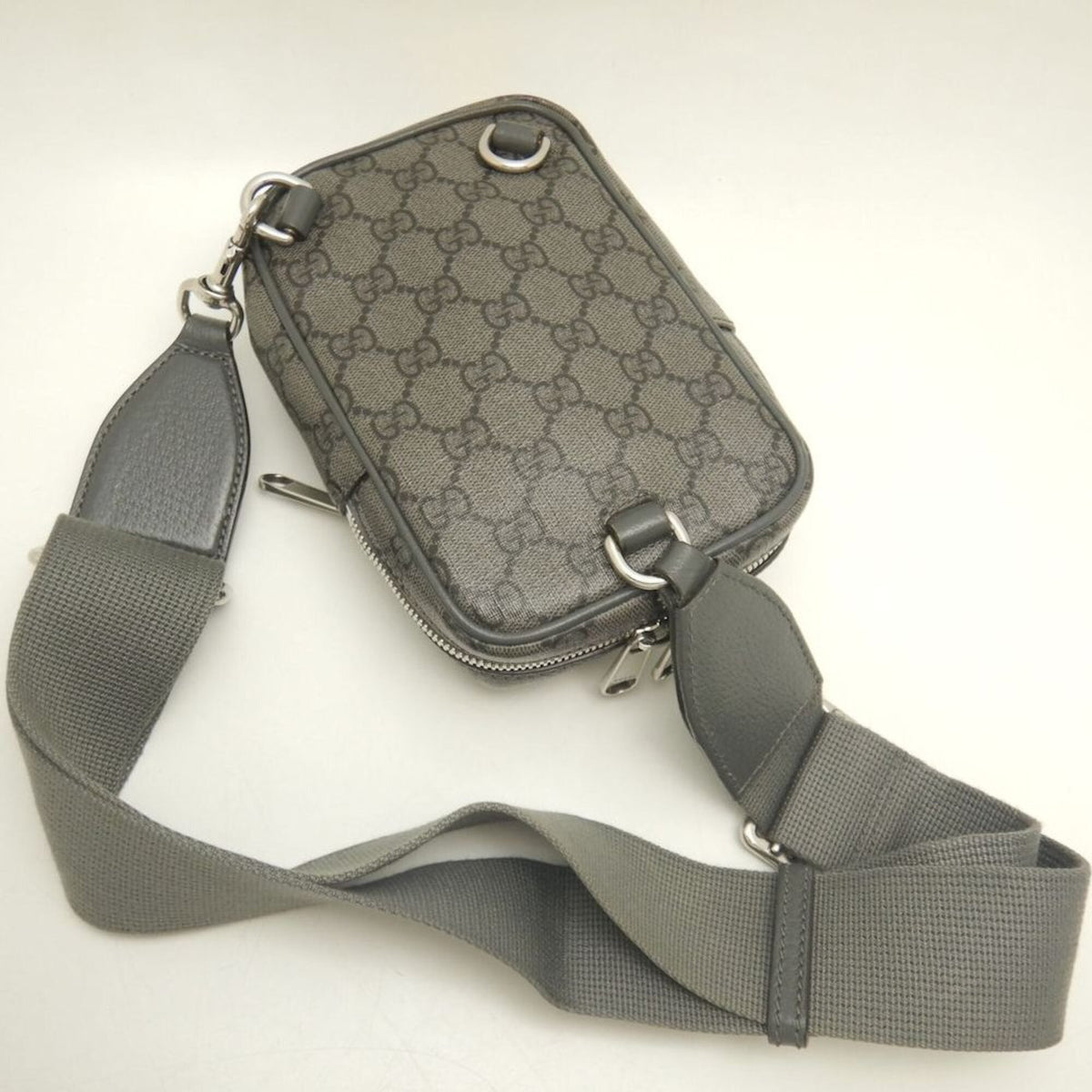 Gucci Gray Gg Supreme Canvas Sling Bag (Pre-Owned)