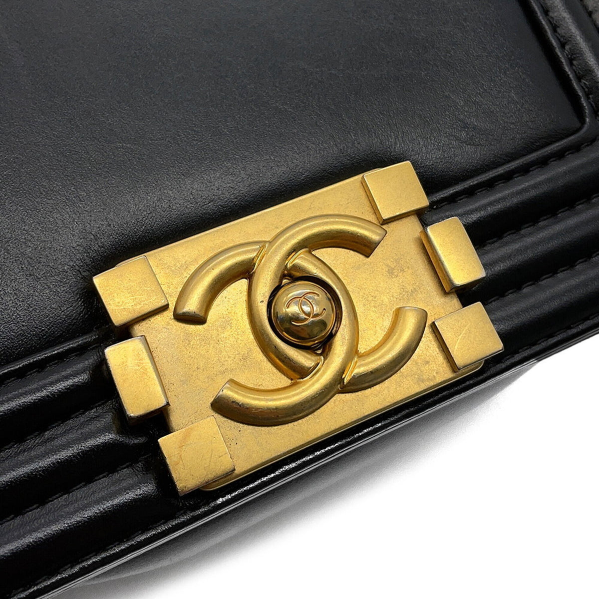 Chanel Black Leather Handbag Shoulder Bag (Pre-Owned)