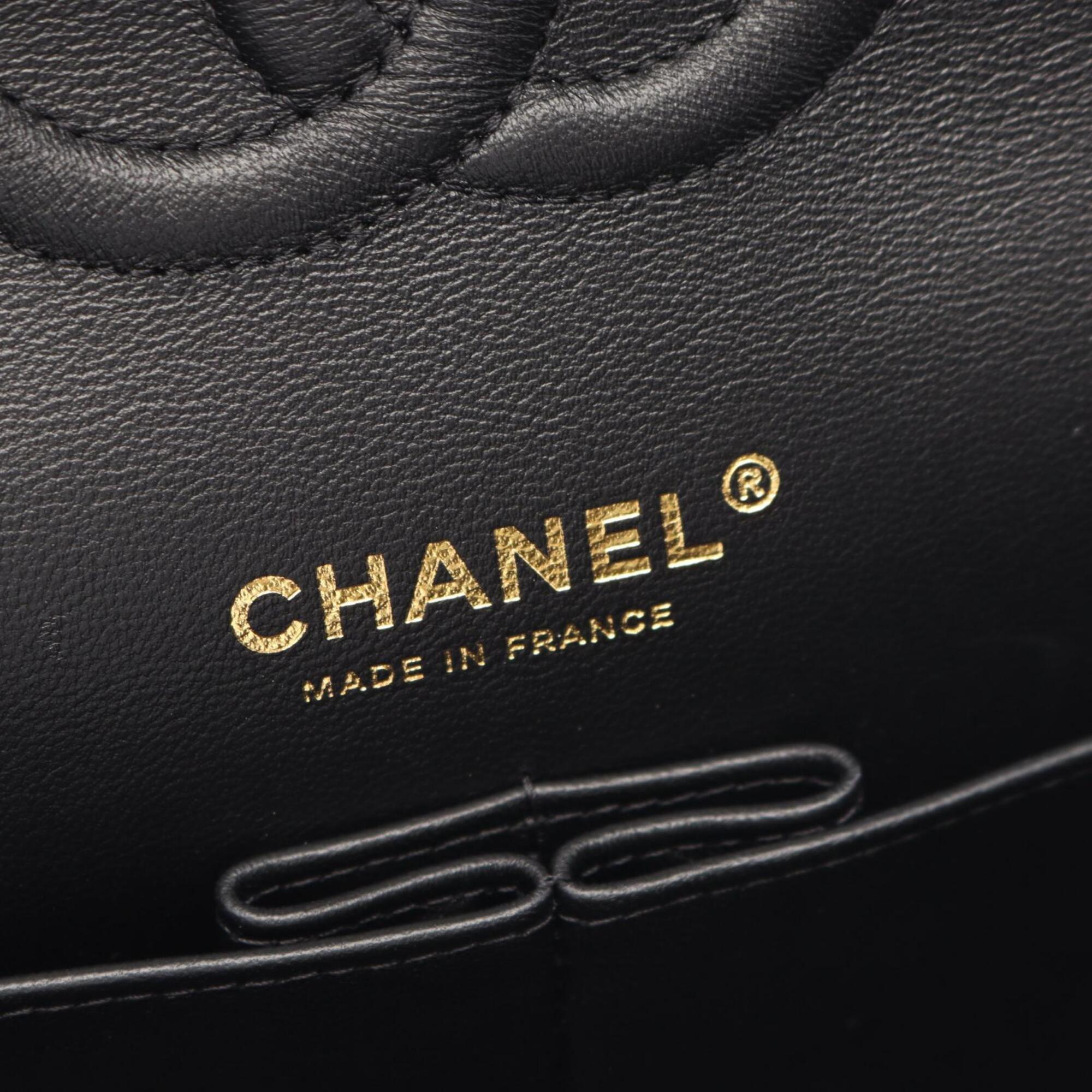 Chanel Black White Leather Handbag Shoulder Bag (Pre-Owned)