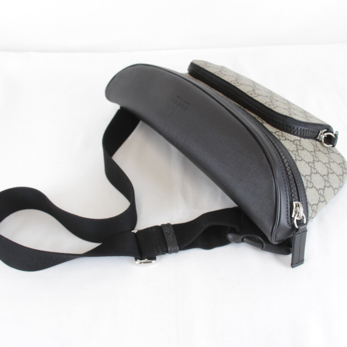 Gucci Gray Gg Supreme Canvas Sling Bag (Pre-Owned)