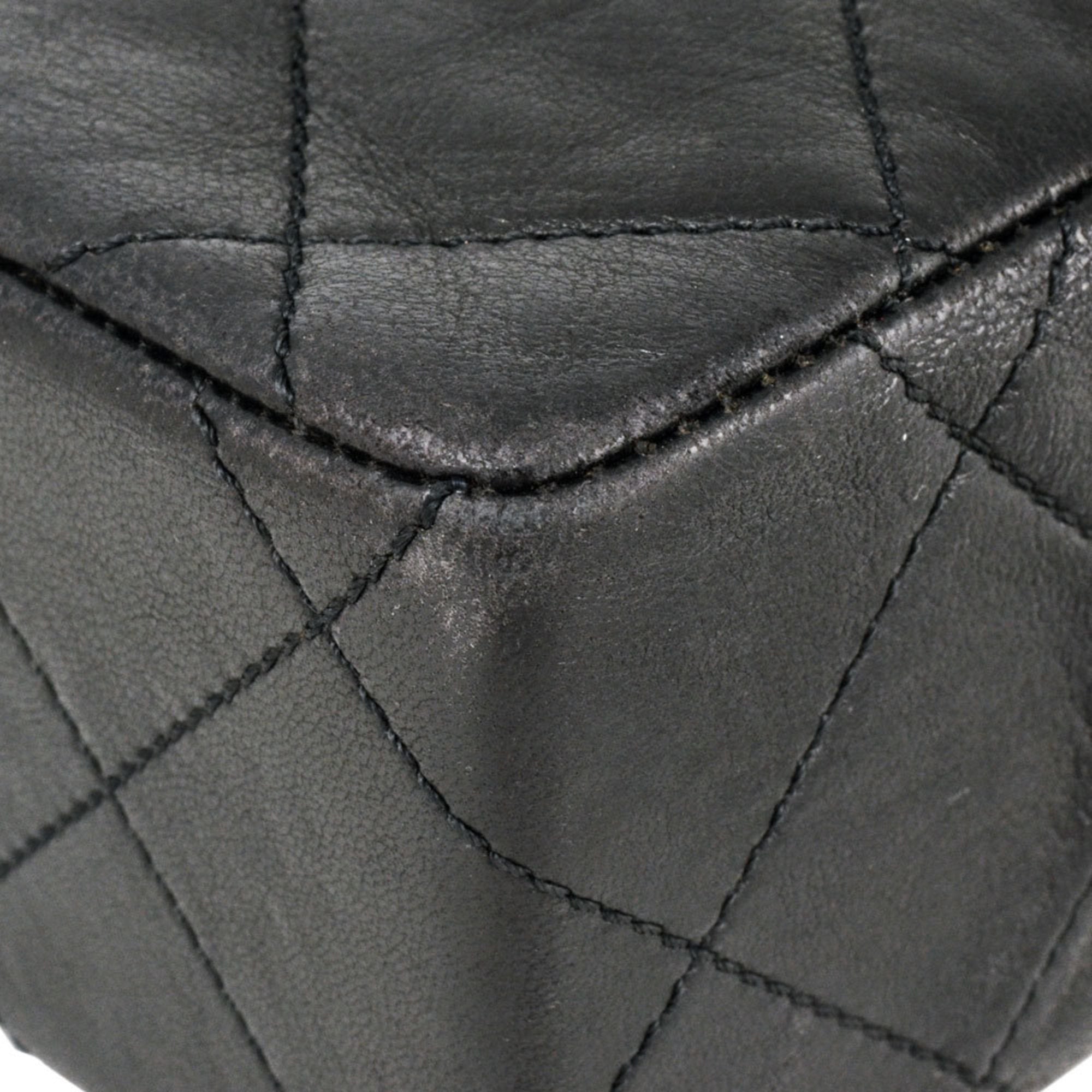 Chanel Black Leather Shoulder Bag (Pre-Owned)