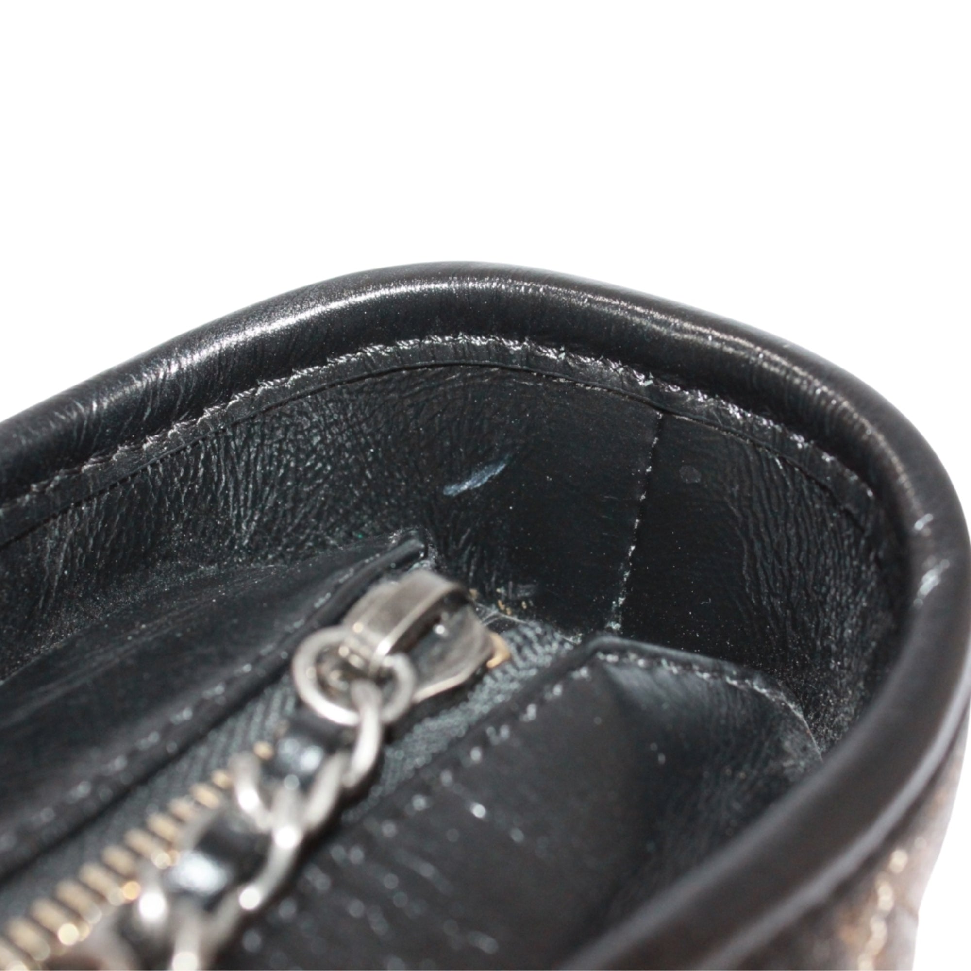 Chanel Black Leather Shoulder Bag (Pre-Owned)