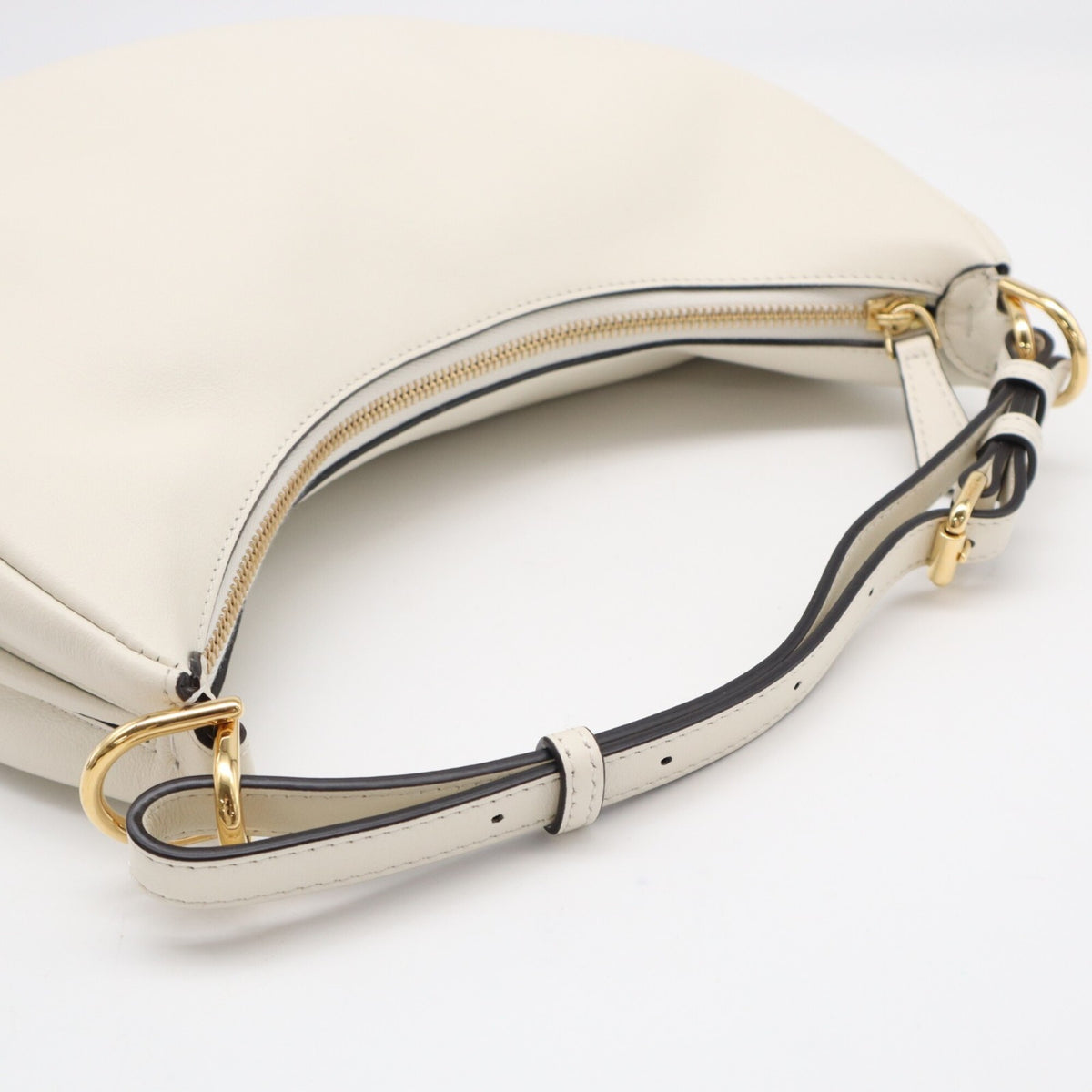 Fendi White Leather Handbag (Pre-Owned)