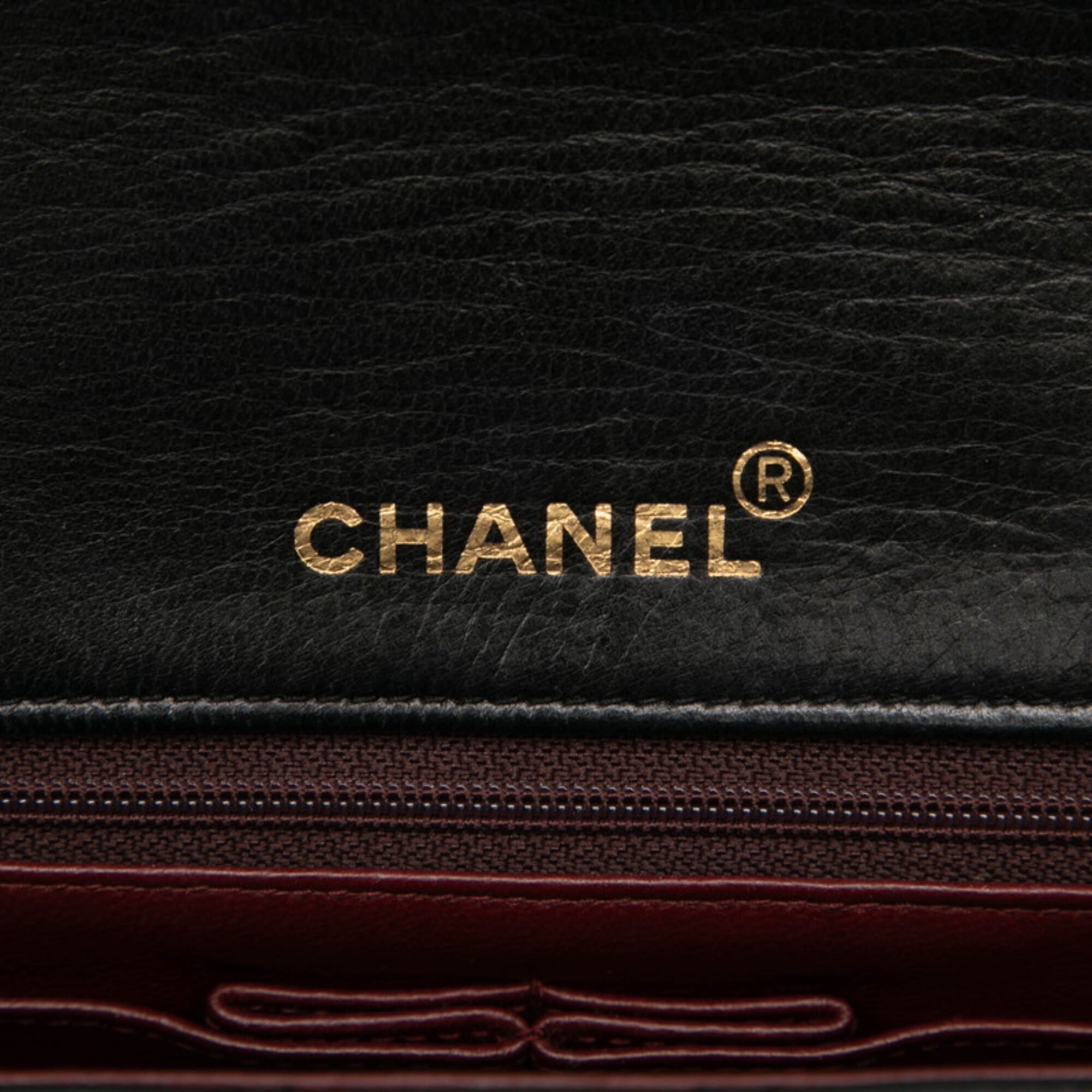 Chanel Black Leather Shoulder Bag (Pre-Owned)