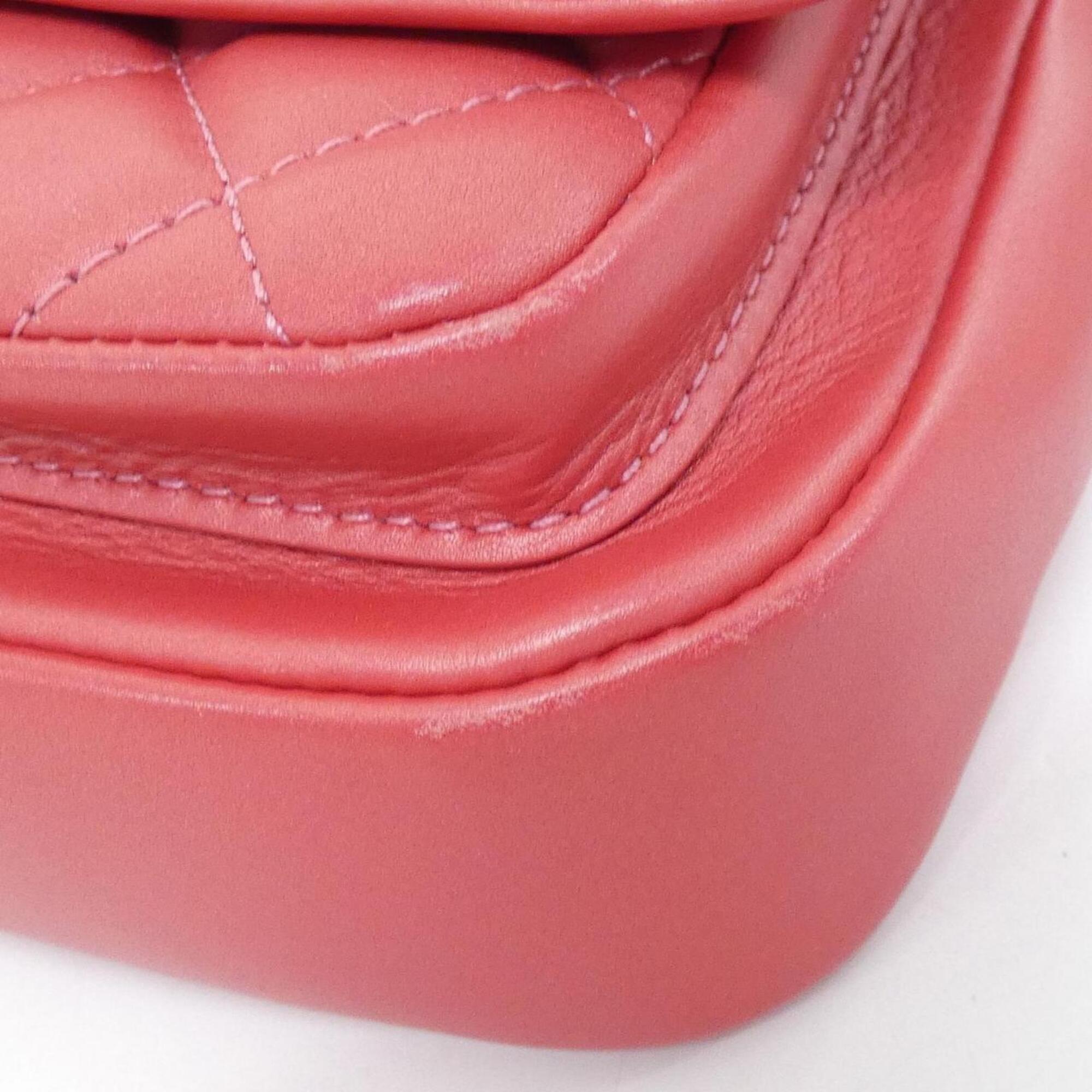 Chanel Pink Leather Handbag (Pre-Owned)