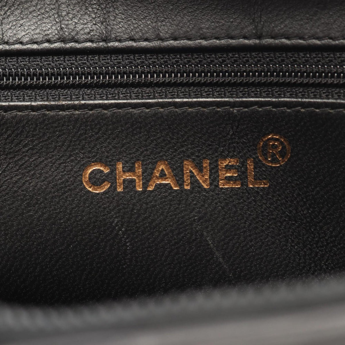 Chanel Black Leather Handbag (Pre-Owned)