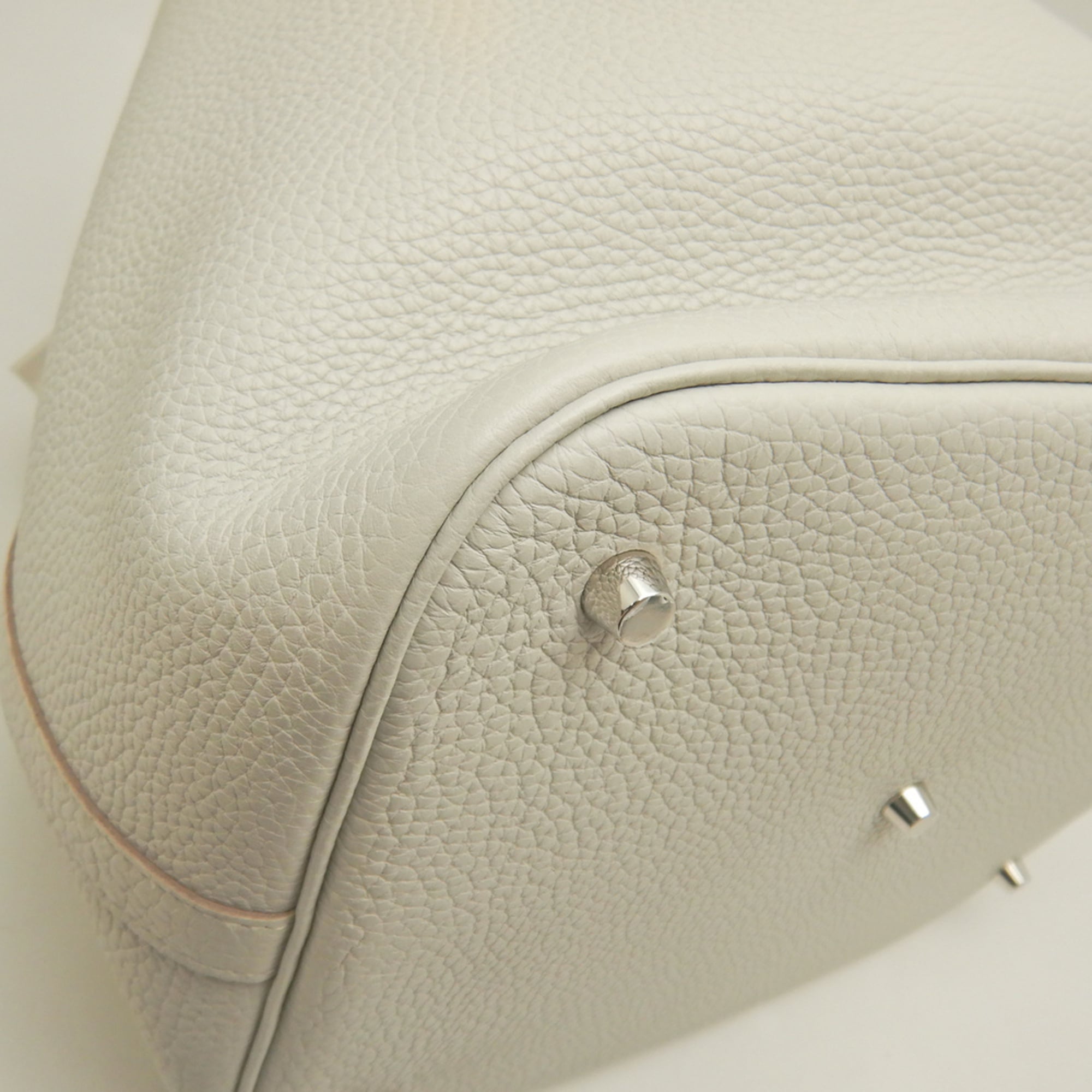 Hermes Pearl White White Taurillon Clemence Leather Handbag (Pre-Owned)