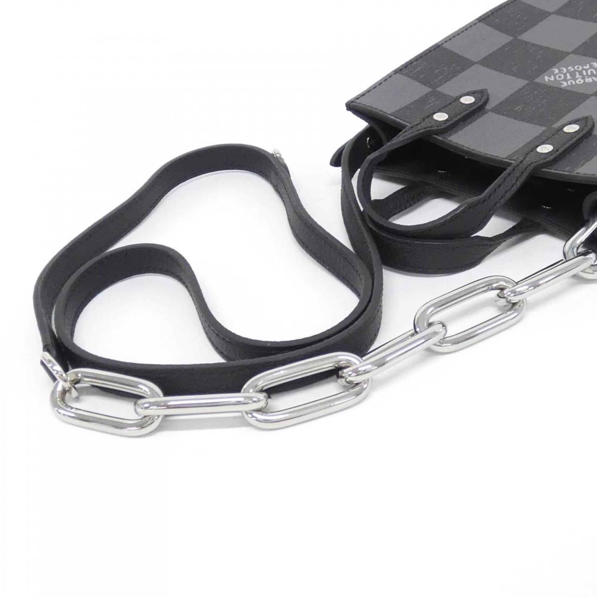 Louis Vuitton Black Leather Shoulder Bag (Pre-Owned)