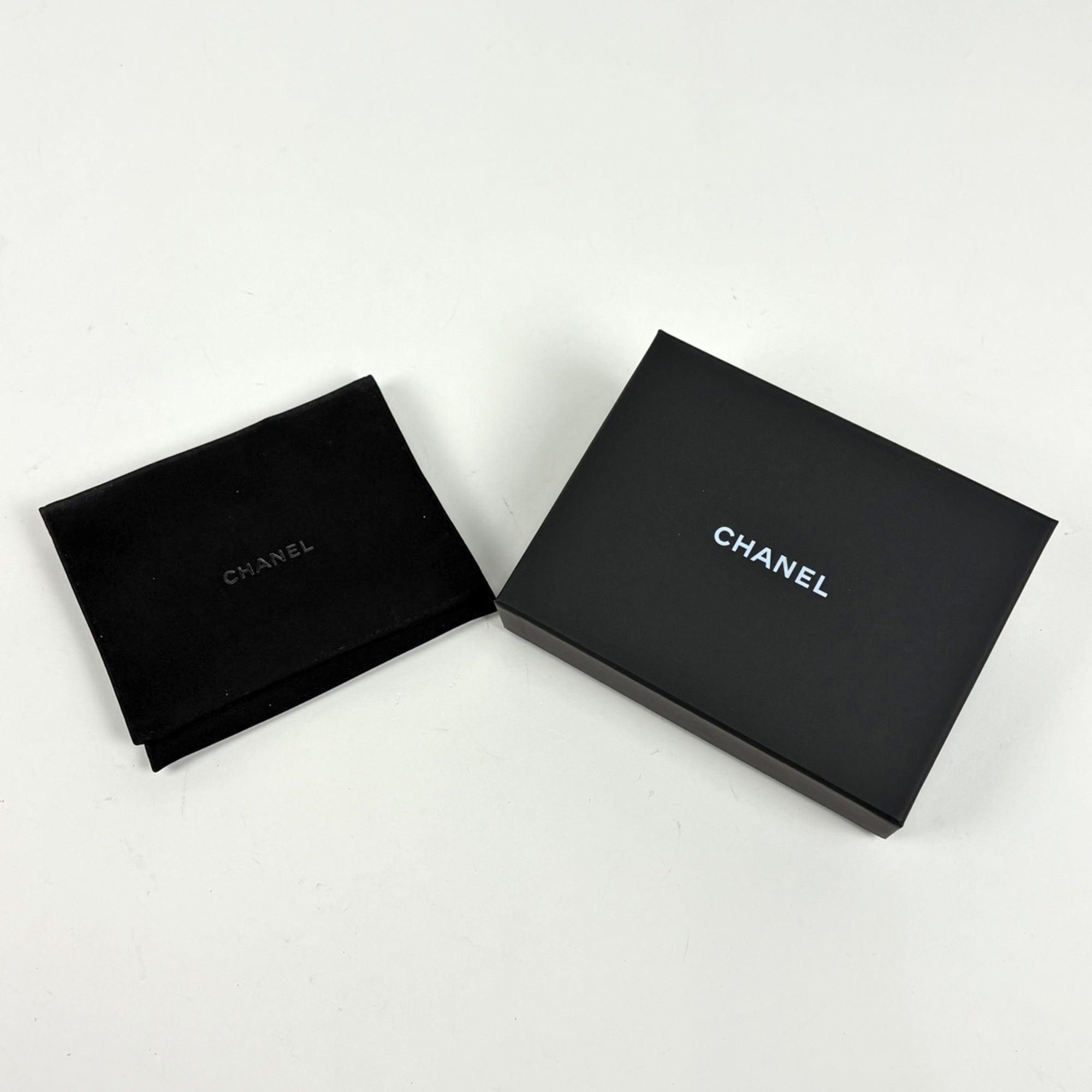 Chanel Black Grained Calfskin Wallet (Tri-Fold) (Pre-Owned)