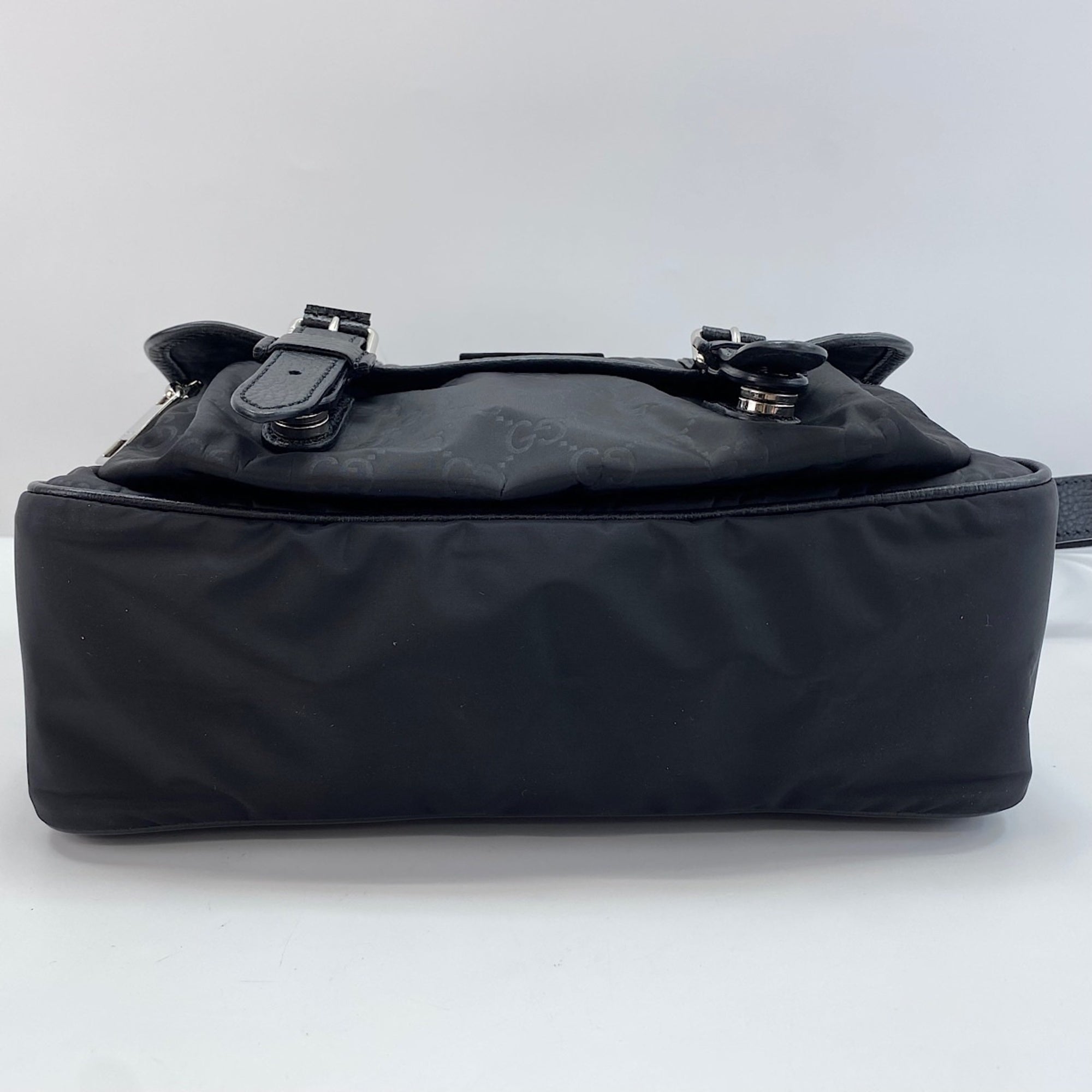 Gucci Black Shoulder Bag (Pre-Owned)