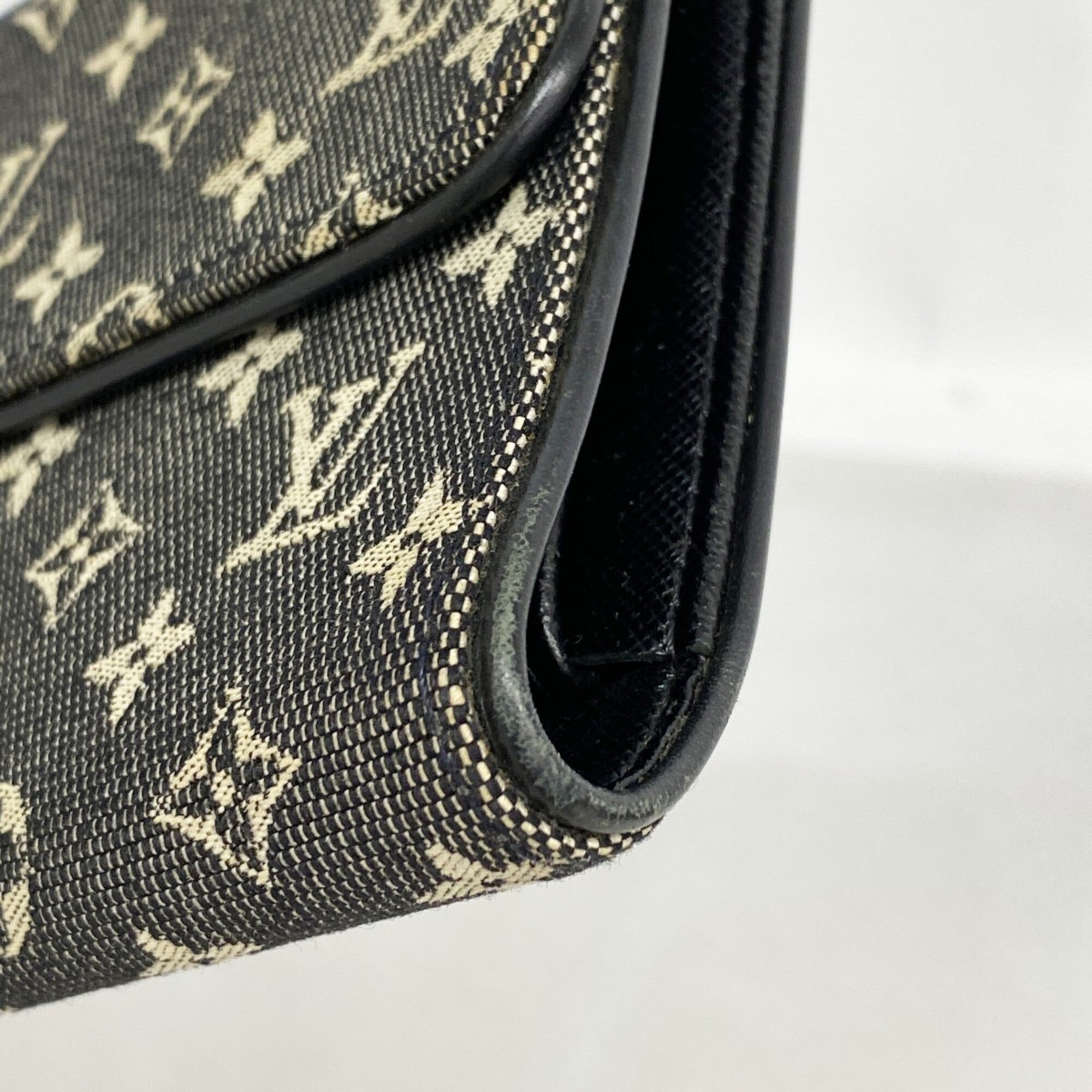 Louis Vuitton Noir Long Wallet (Tri-Fold) (Pre-Owned)