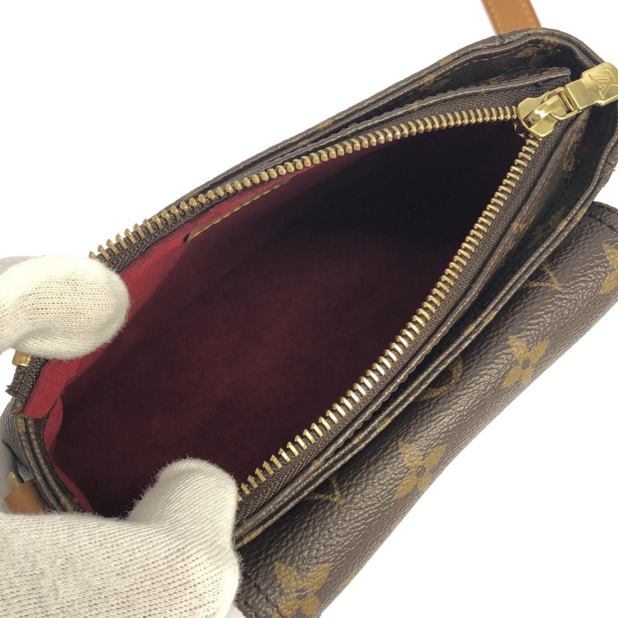 Louis Vuitton Marron Coated Canvas Shoulder Bag (Pre-Owned)