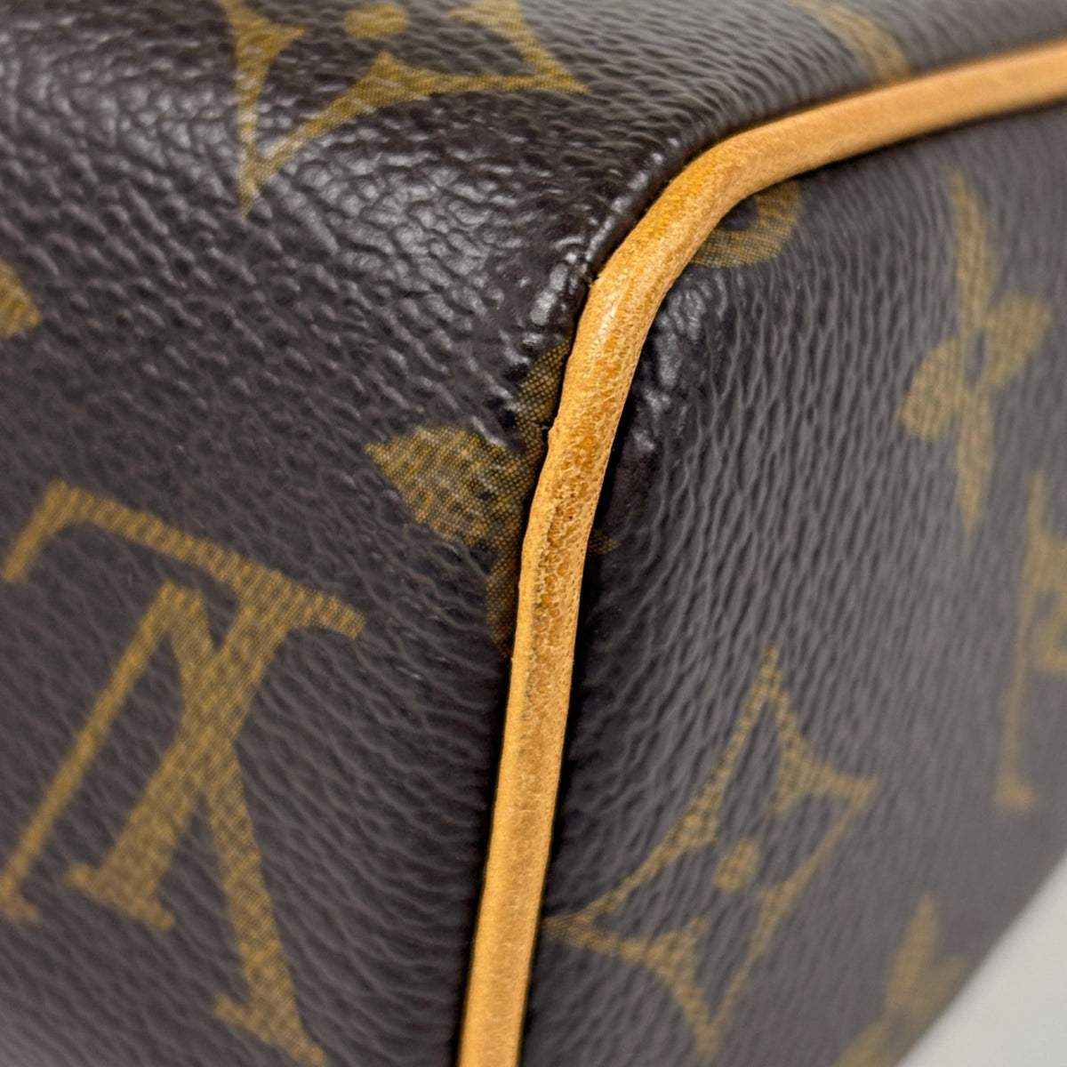 Louis Vuitton Brown Monogram Handbag (Pre-Owned)