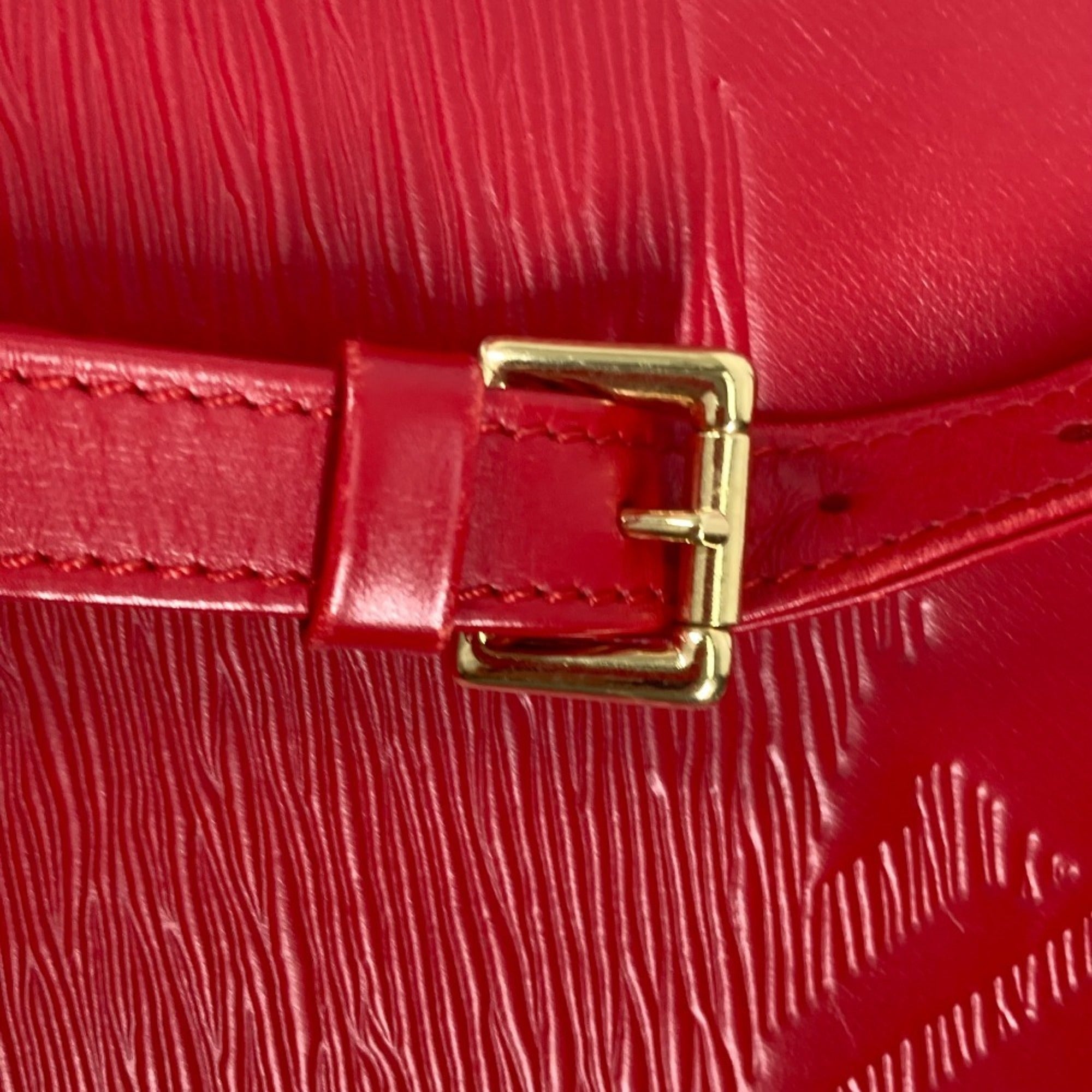 Louis Vuitton Opera Red Color Leather Shoulder Bag (Pre-Owned)