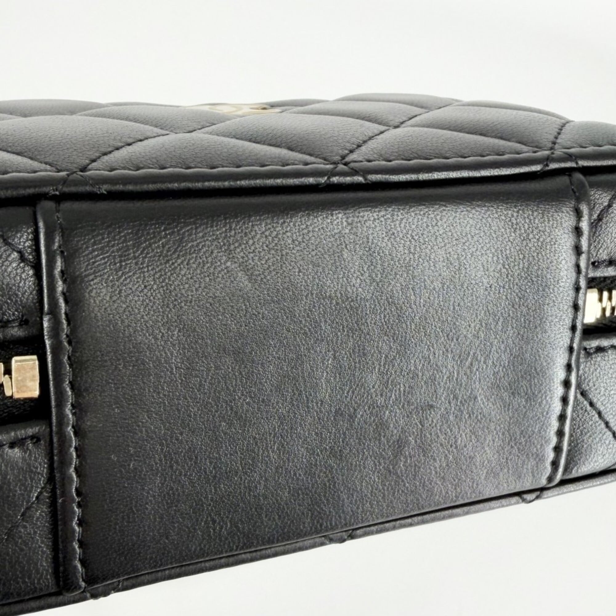 Chanel Matelasse Black Leather Handbag Shoulder Bag (Pre-Owned)