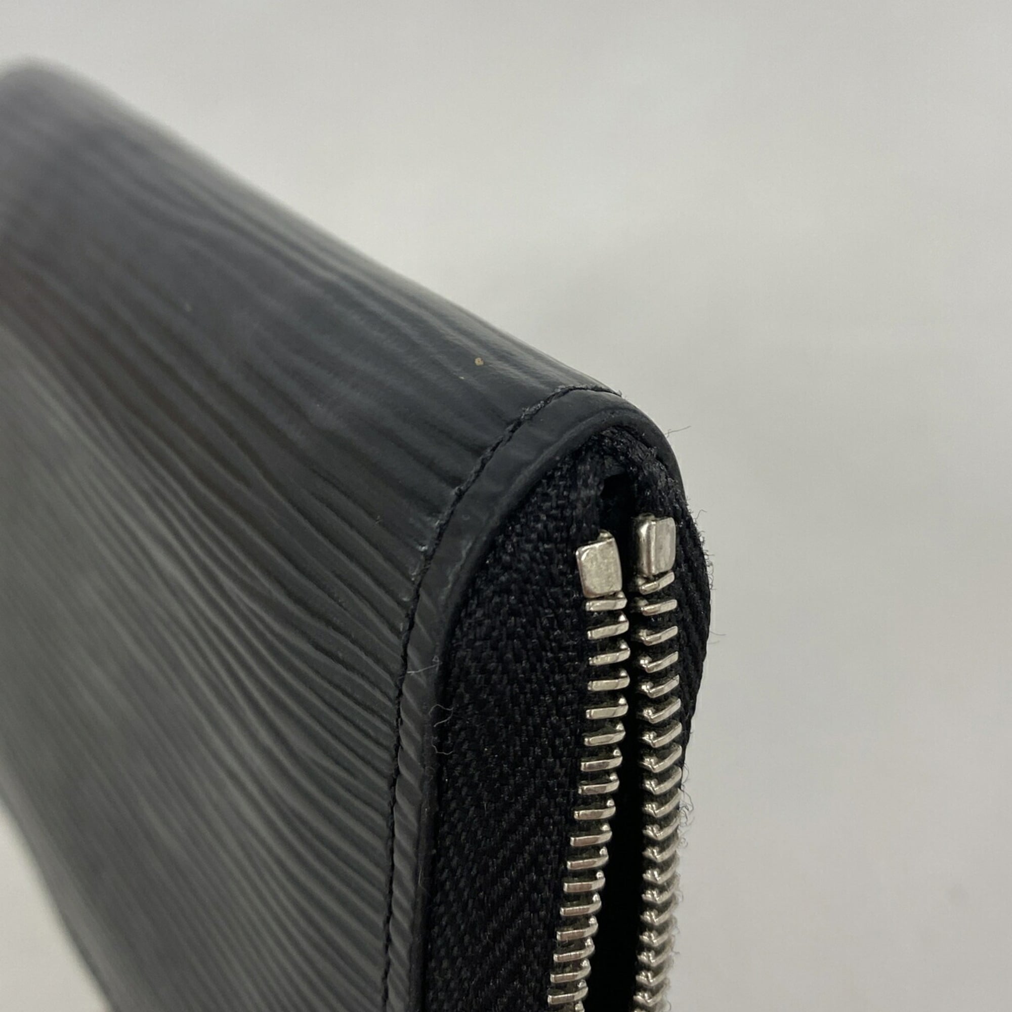 Louis Vuitton Noir Coin Purse/Coin Case (Pre-Owned)