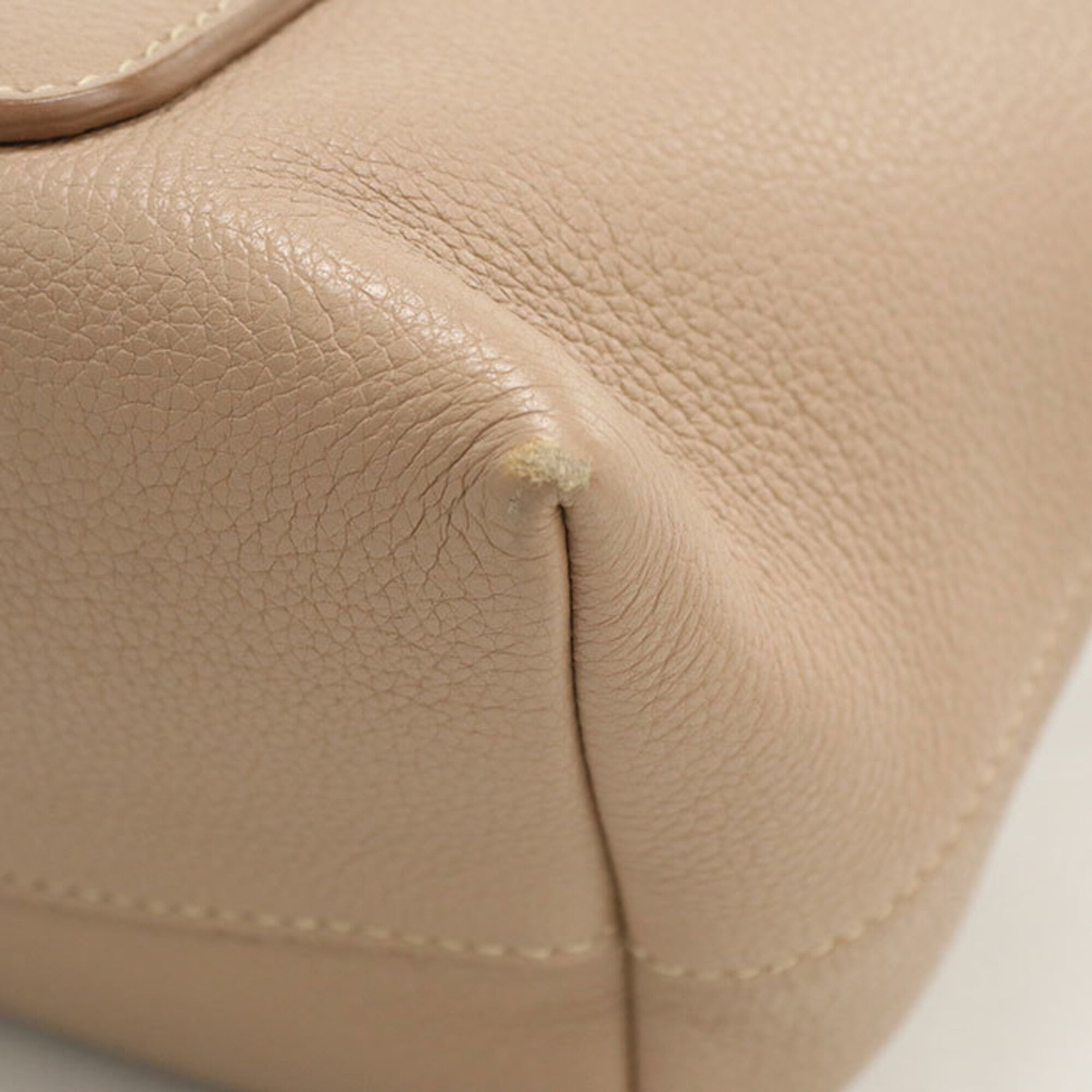 Prada Beige Leather Handbag (Pre-Owned)