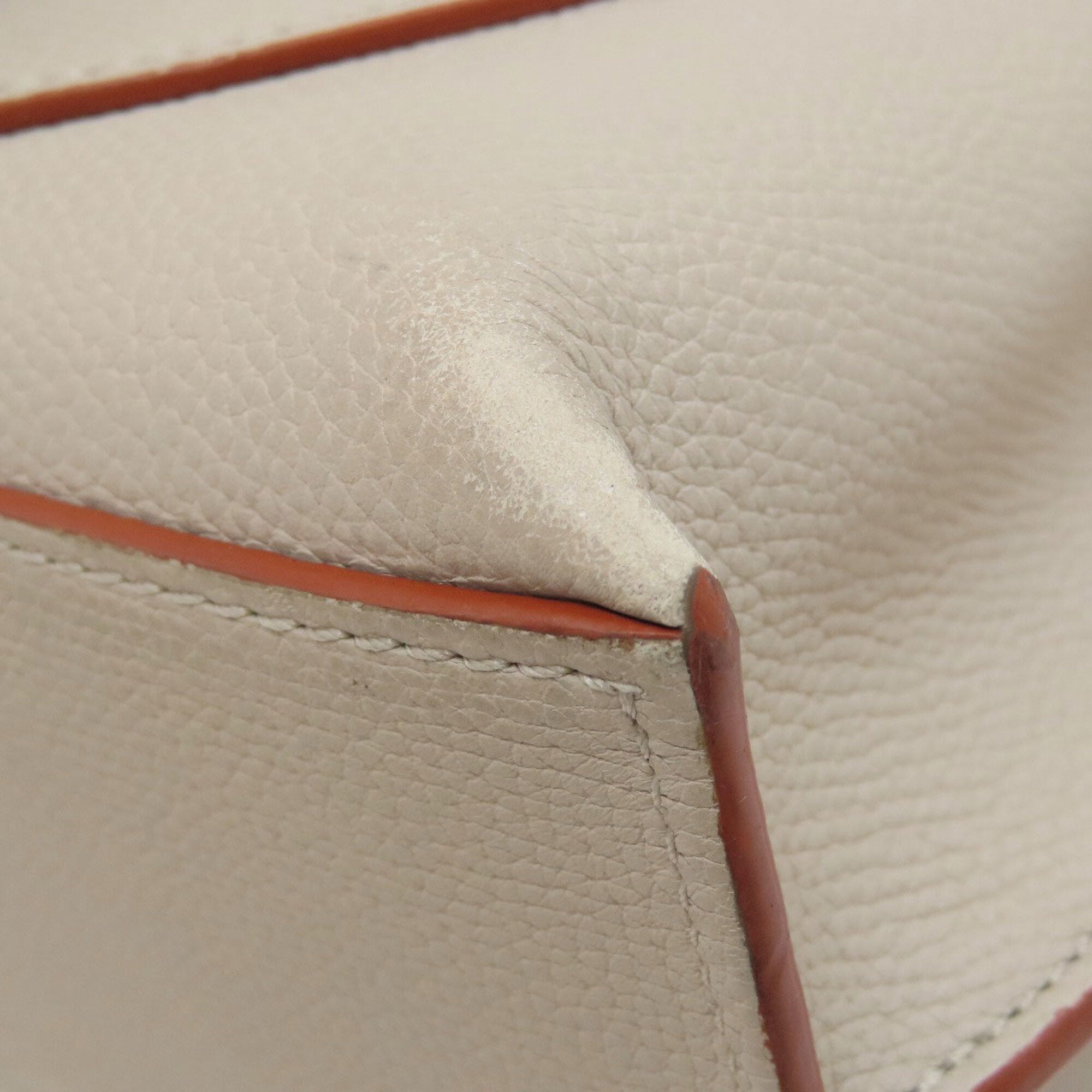 Loewe Cream Leather Handbag (Pre-Owned)