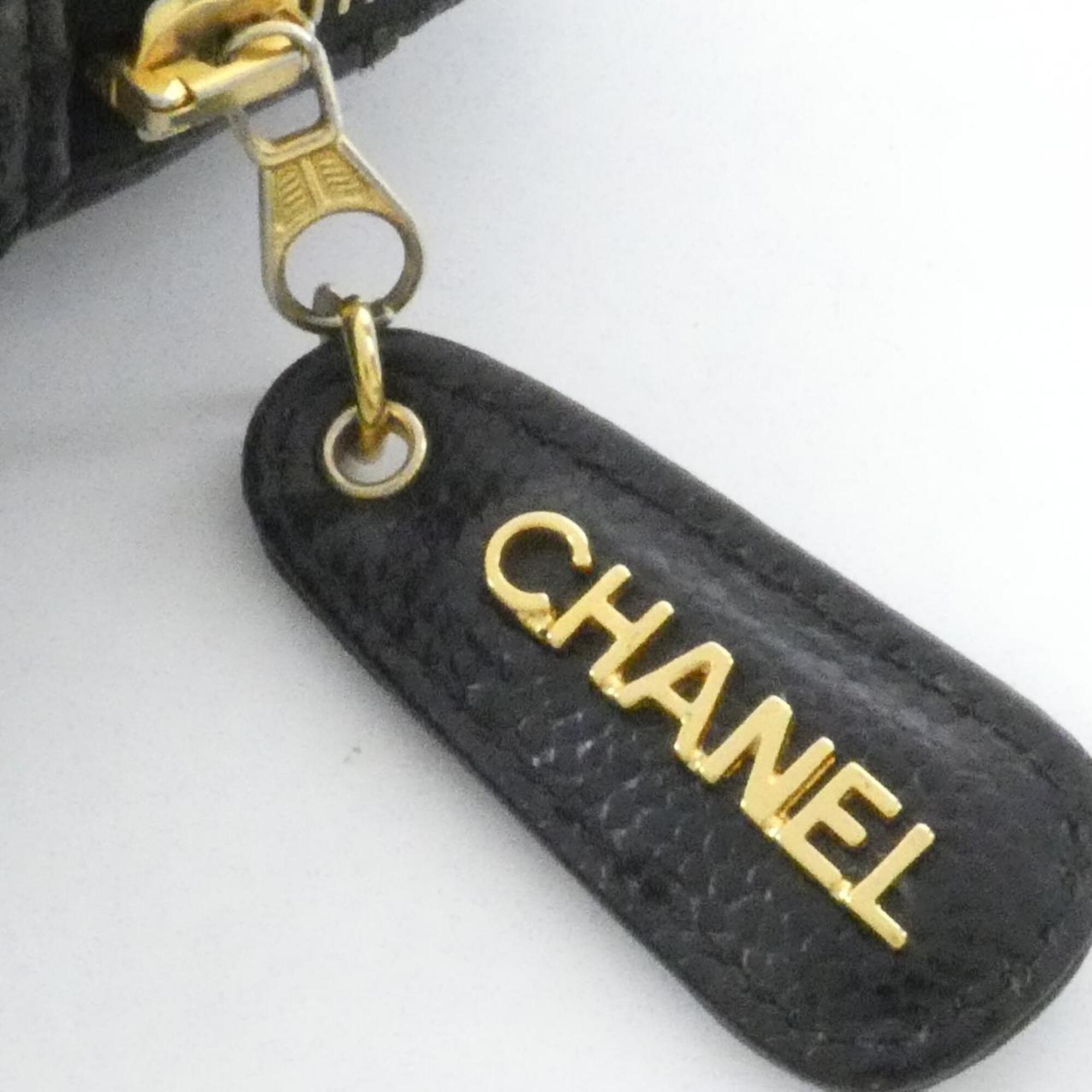 Chanel Black Grained Calfskin Shoulder Bag (Pre-Owned)