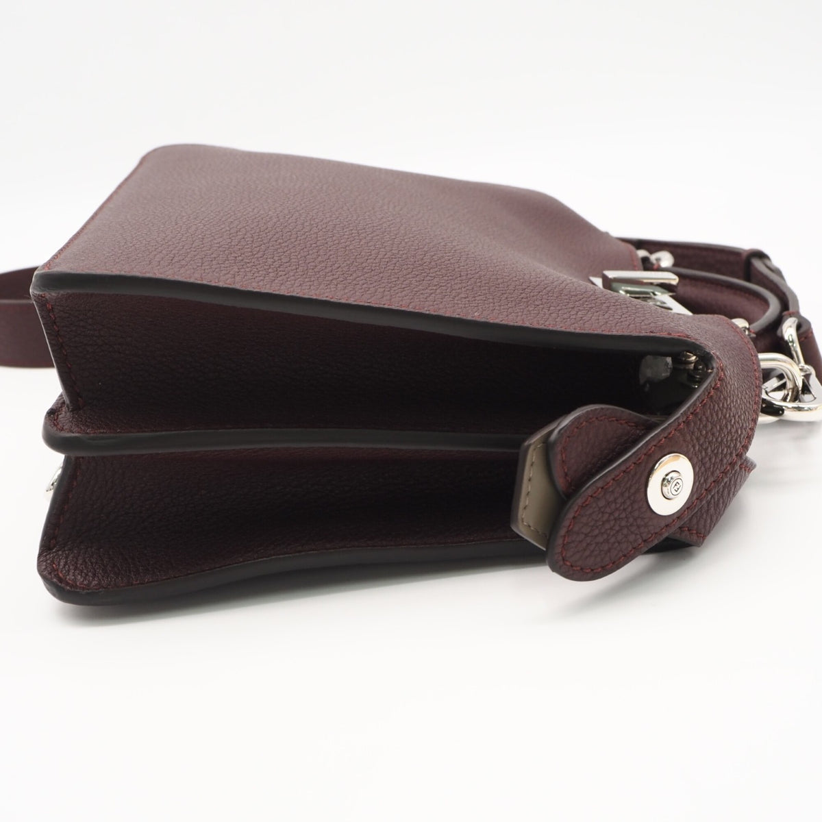 Fendi Peekaboo Bordeaux Leather Handbag (Pre-Owned)