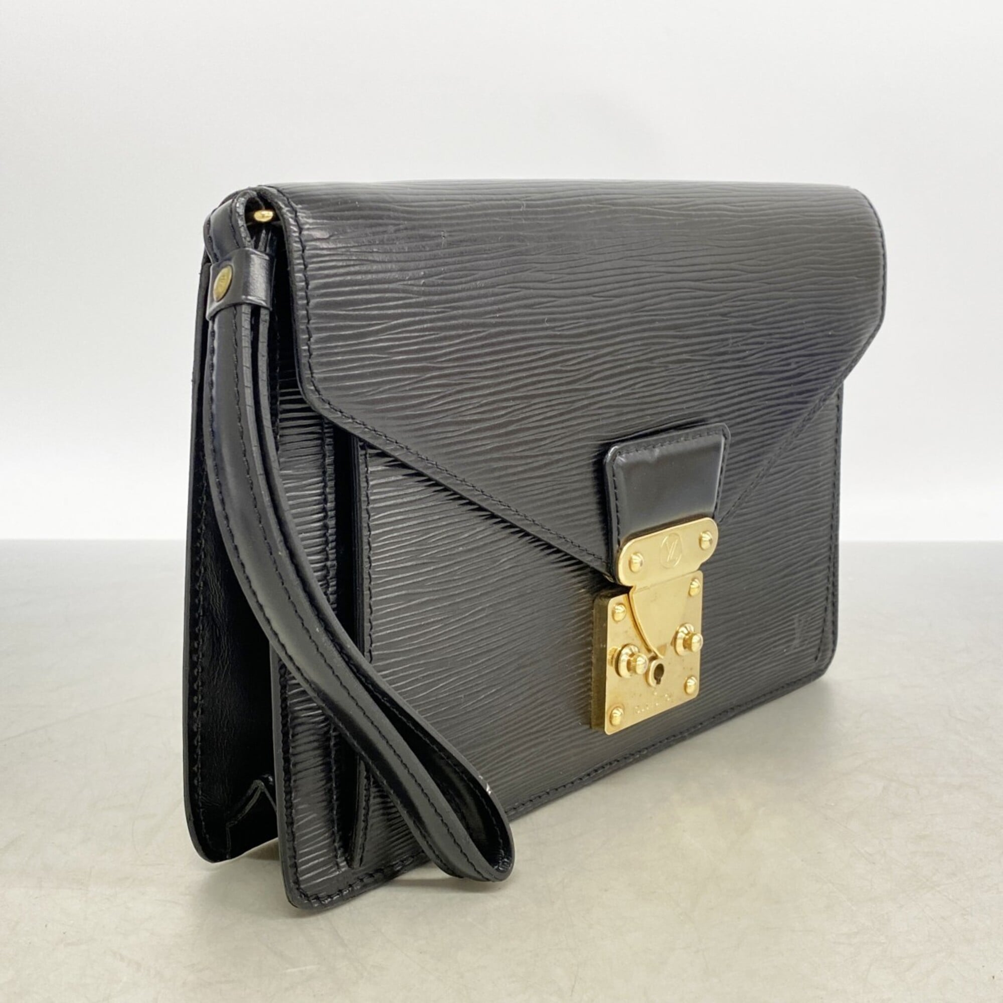 Louis Vuitton Noir Clutch Bag (Pre-Owned)