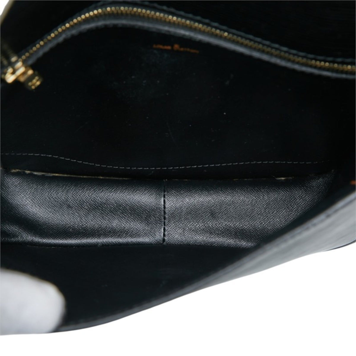 Louis Vuitton Black Noir Leather Shoulder Bag (Pre-Owned)