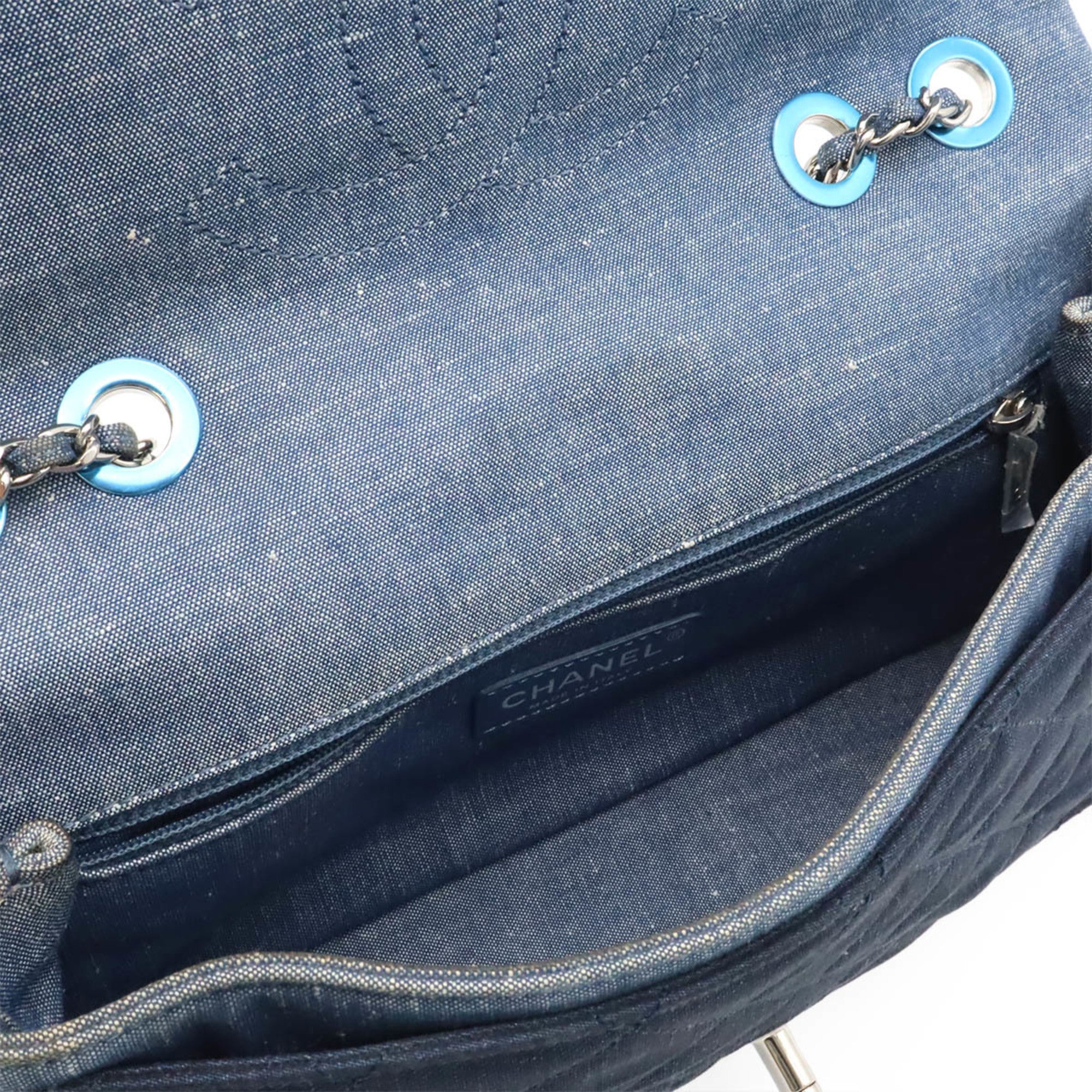 Chanel Blue Denim Shoulder Bag (Pre-Owned)