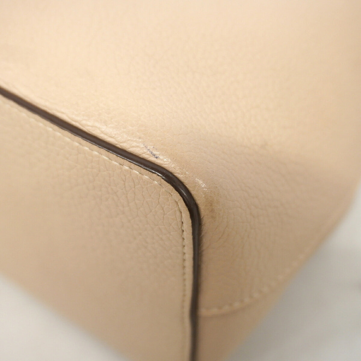 Louis Vuitton Beige Shoulder Bag (Pre-Owned)