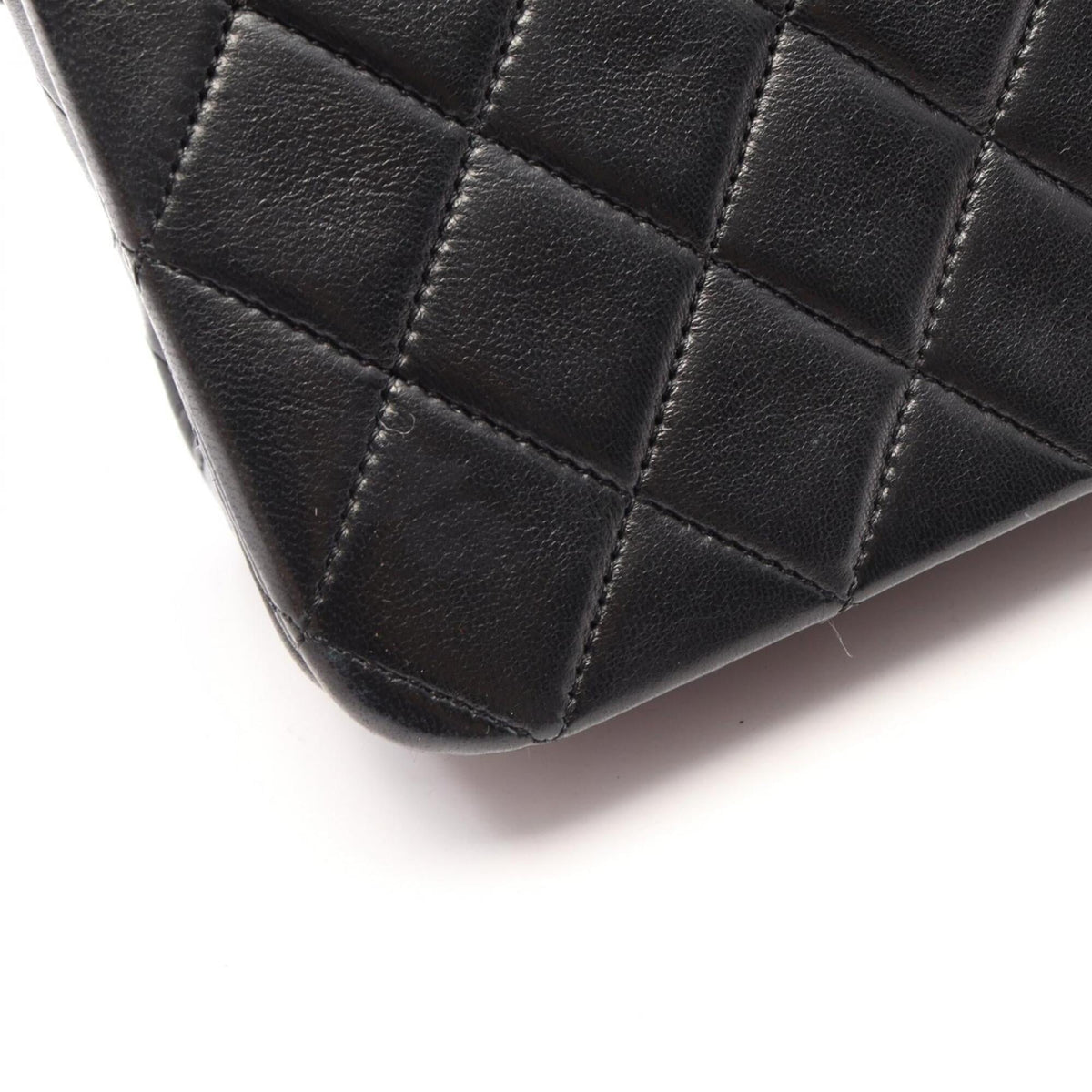 Chanel Black Leather Shoulder Bag (Pre-Owned)