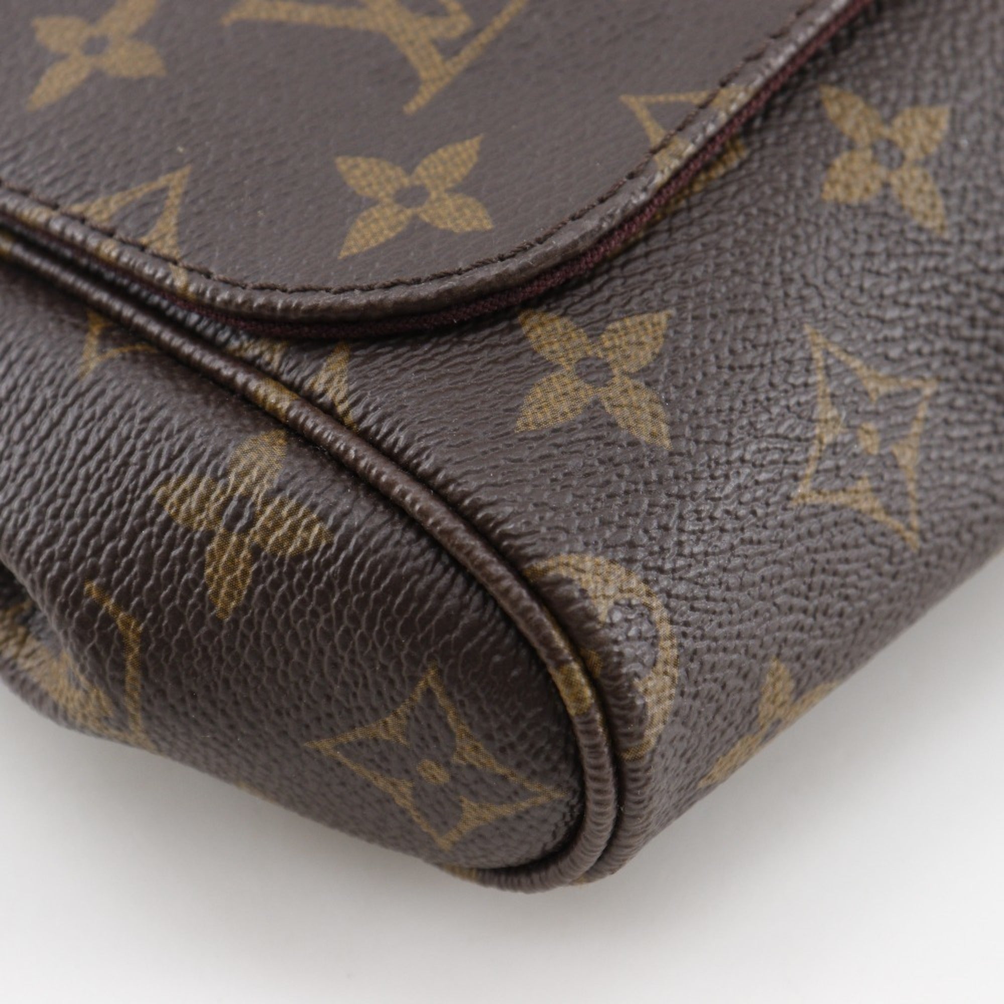 Louis Vuitton Brown Monogram Shoulder Bag (Pre-Owned)