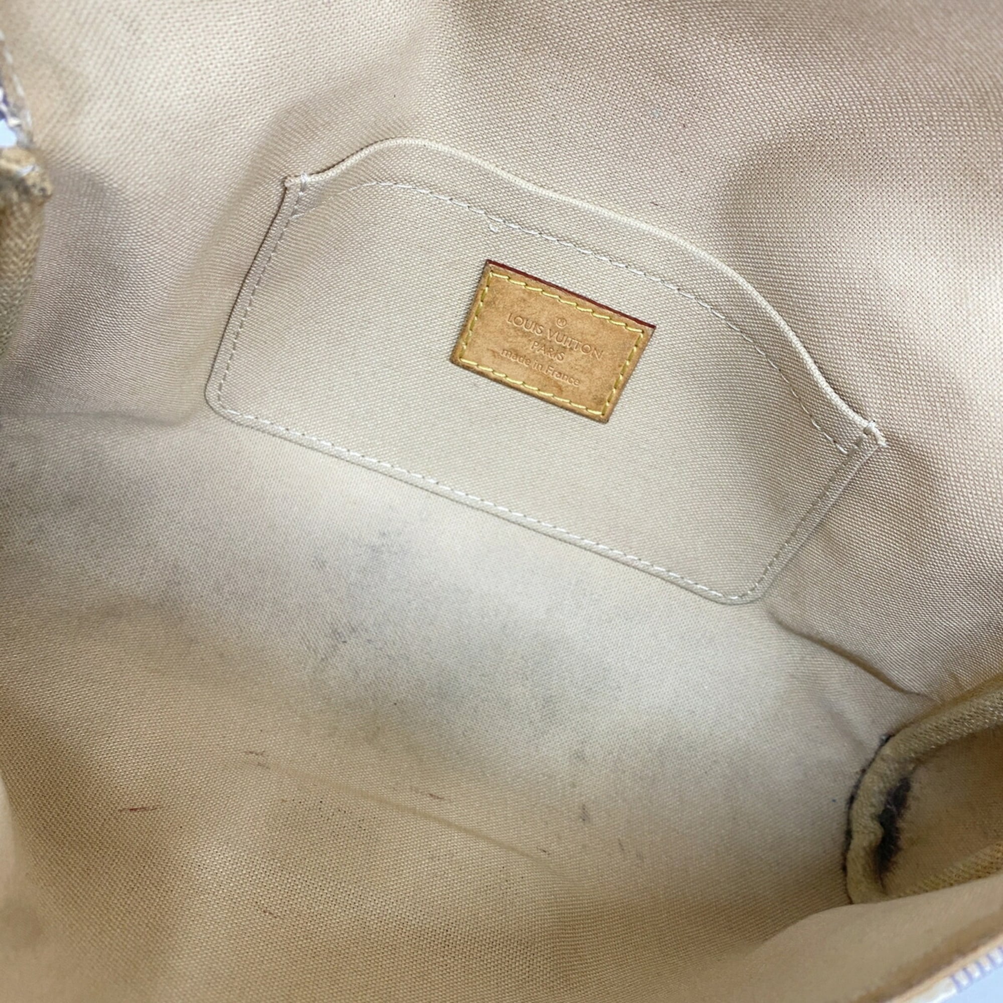 Louis Vuitton White Handbag (Pre-Owned)
