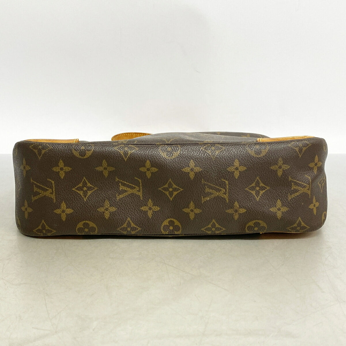 Louis Vuitton Brown Shoulder Bag (Pre-Owned)